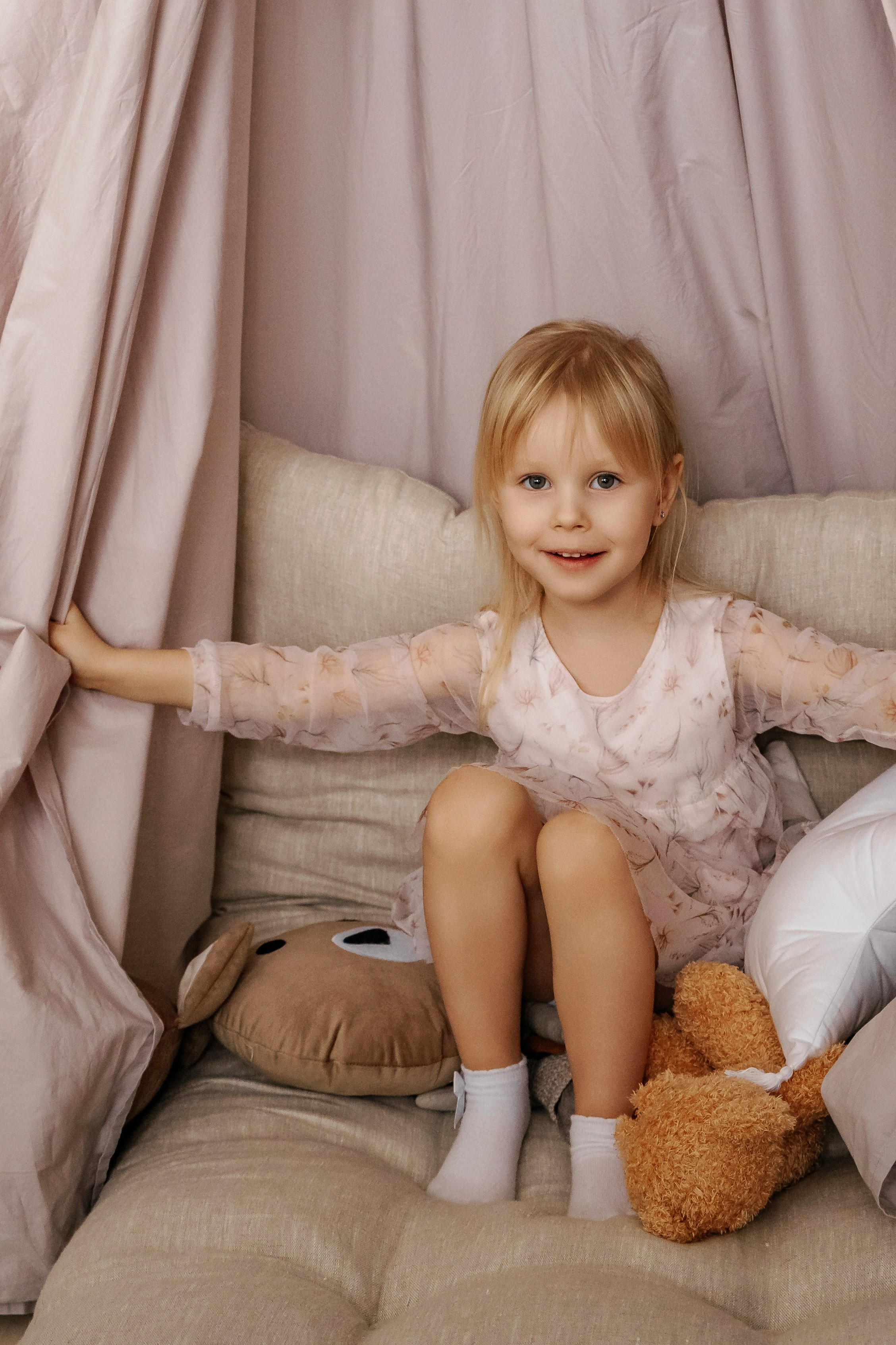 Семейная фотосессия в студии. Семейный и свадебный фотограф Минск Юрий Прилепов. Выпускные альбомы!