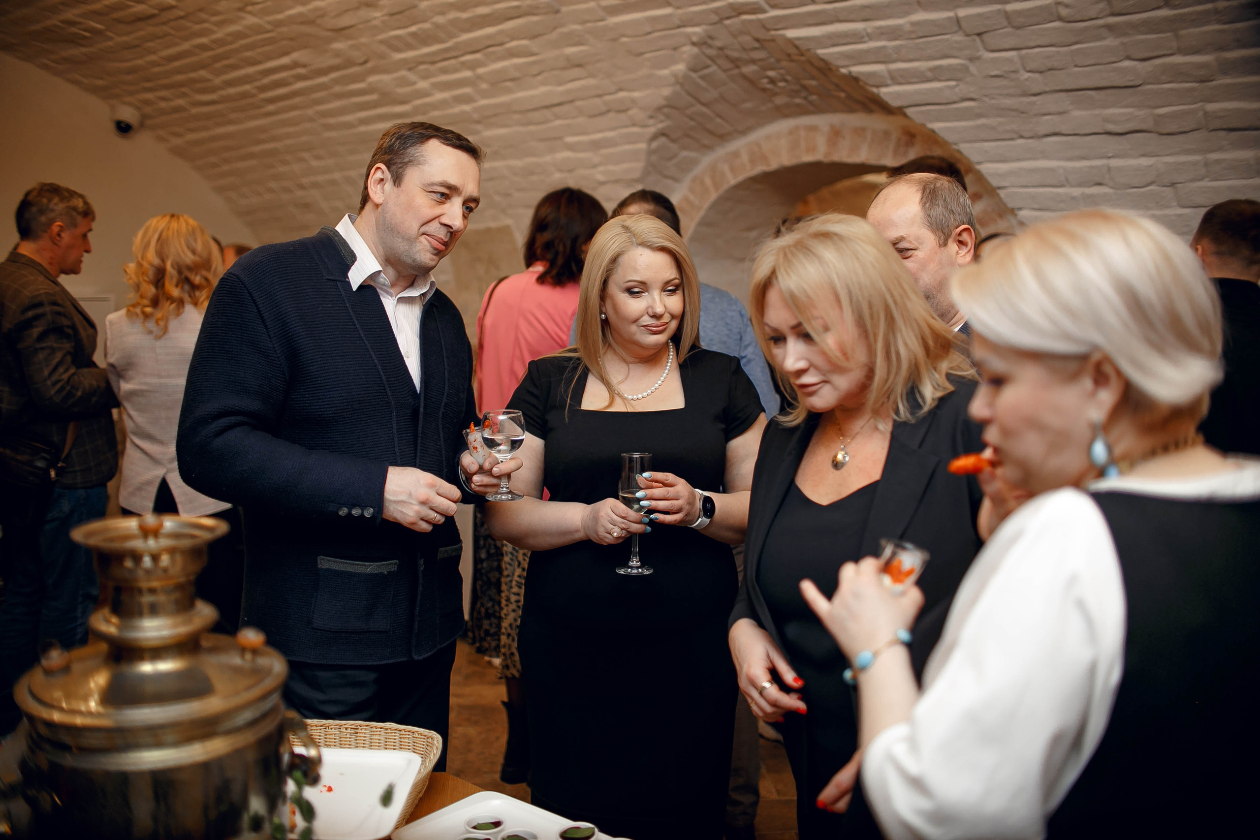 Выставка работ Максима Теплова. Ваш репортажный фотограф Артемий Антонов