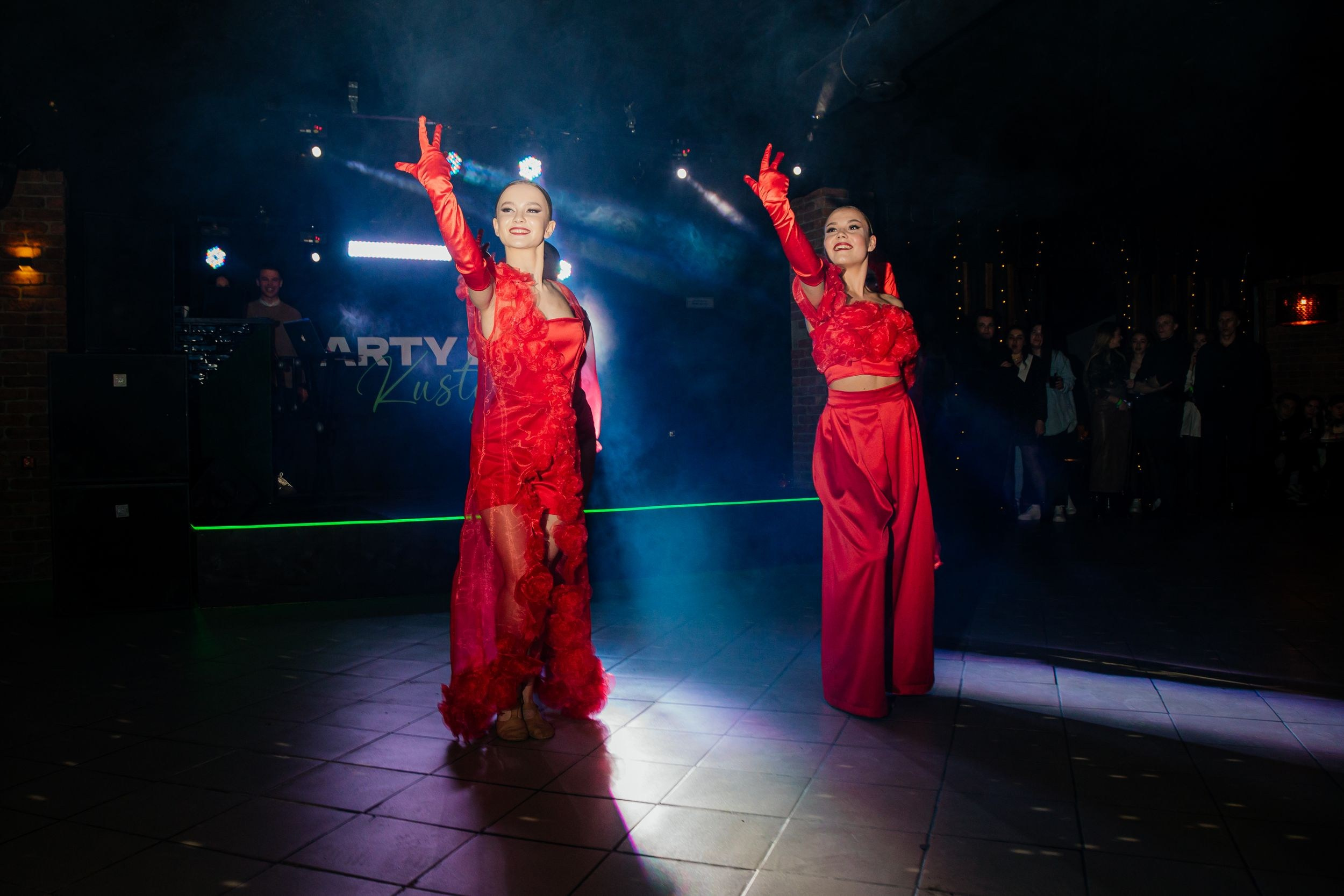 Выступления на банкетных площадках. Танцевальная шоу-группа «GRANAT»