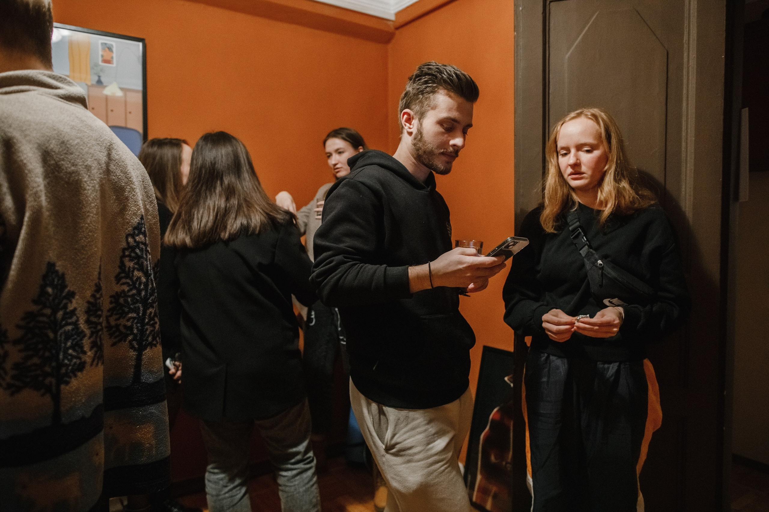 11.11.2022 // Совместно с ЕДЕМ.ДАЛЬШЕ. Фотовыставки serebro.gallery, в которых автором можешь стать ты! | Москва