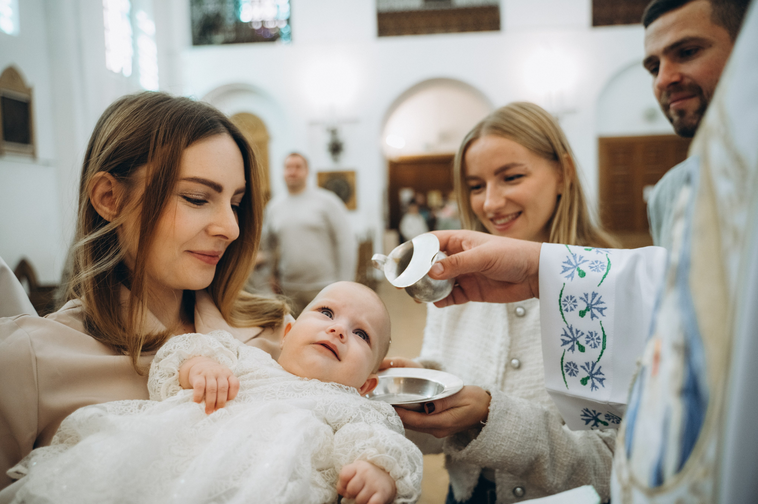Крещение Эмили (Золотогорский костёл Пресвятой Троицы). Семейный фотограф в Минске Дарья Дреко