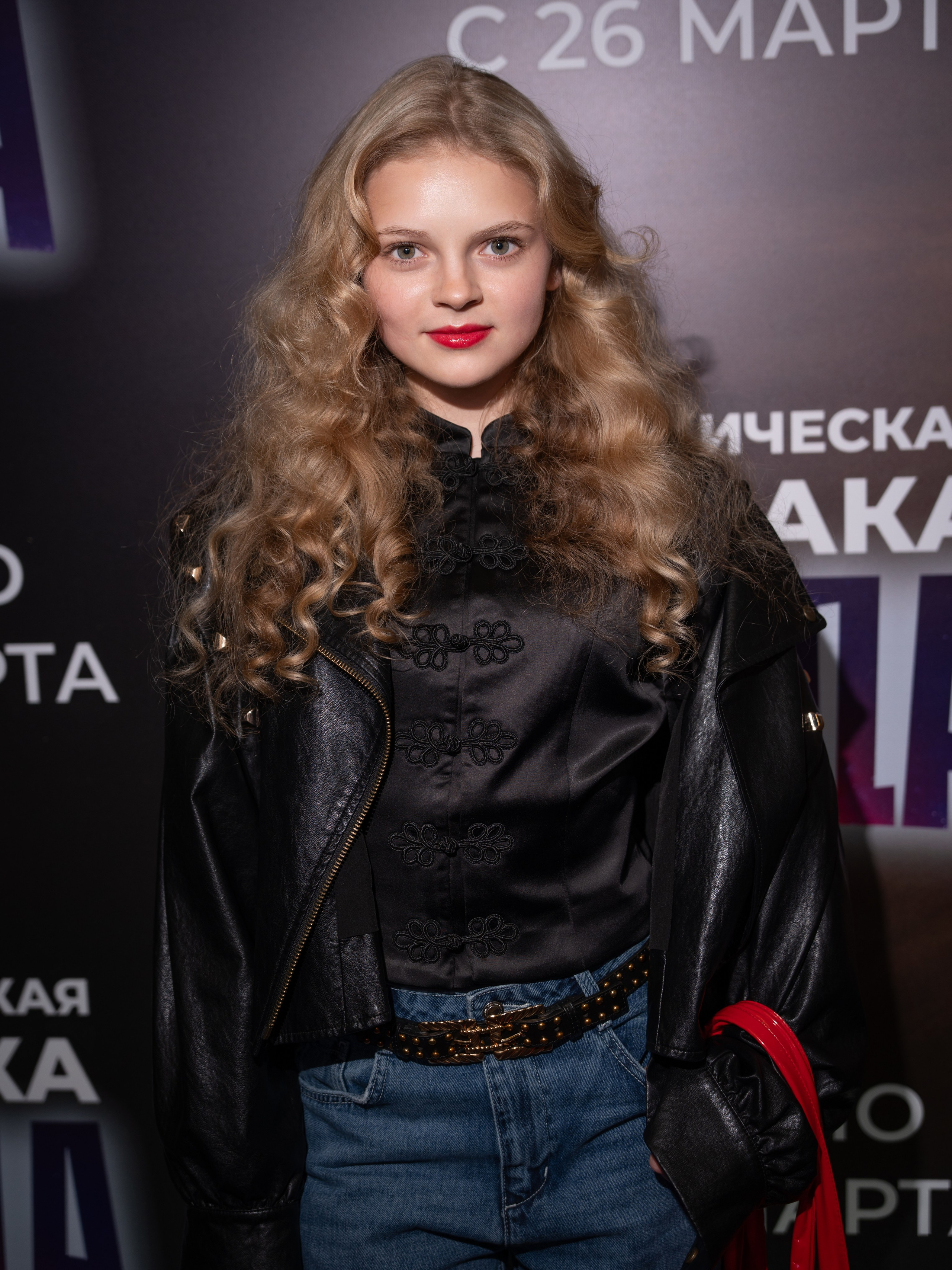 Космическая собака Лида. Премьера Космическая собака Лида. Фильм Космическая собака Лида. Космическая собака Лида смотреть. Каро 11 Октябрь