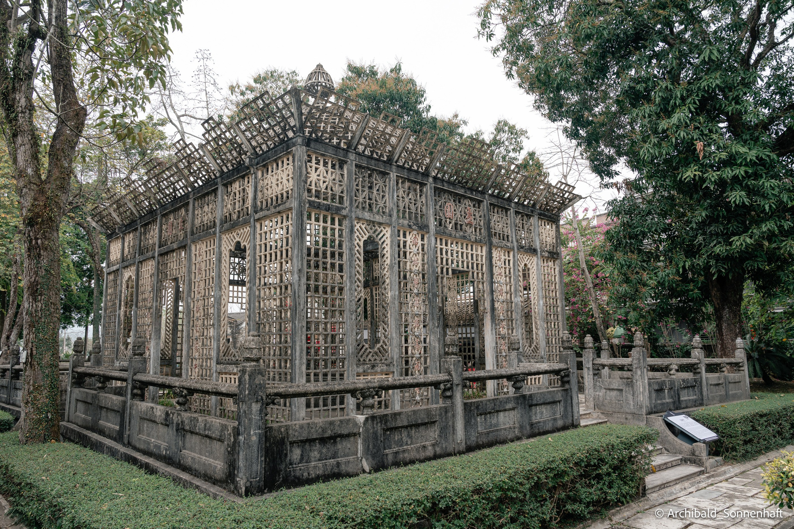 Diaolou in Kaiping. Photographer in Guangzhou, China. Archibald Sonnenhaft