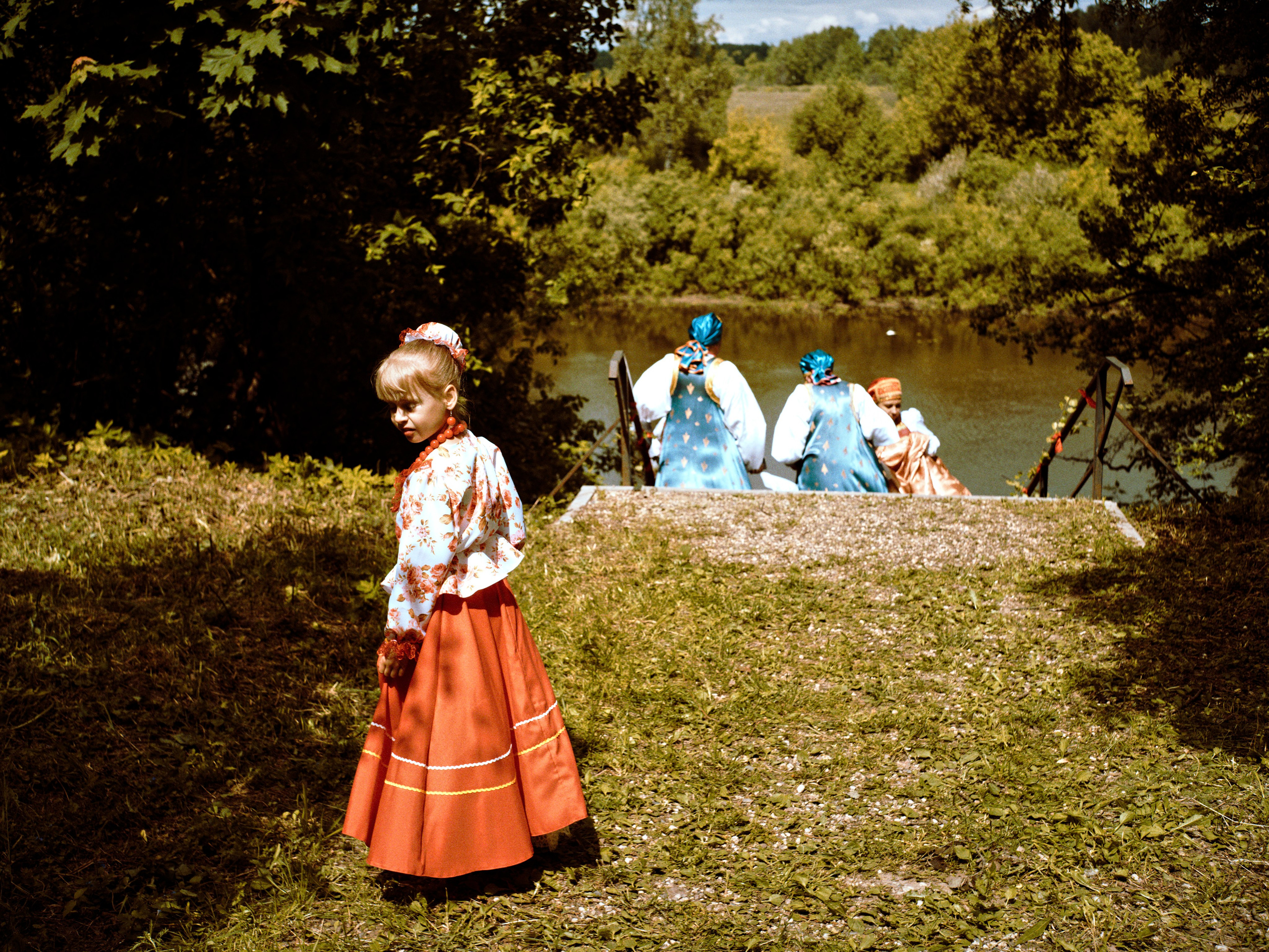 ИВН промежуточных состояний (2026 — в прогрессе). Roman Hodirev is an esoteriologist, multidisciplinary artist, photographer and musician. Saint Petersburg, Riga