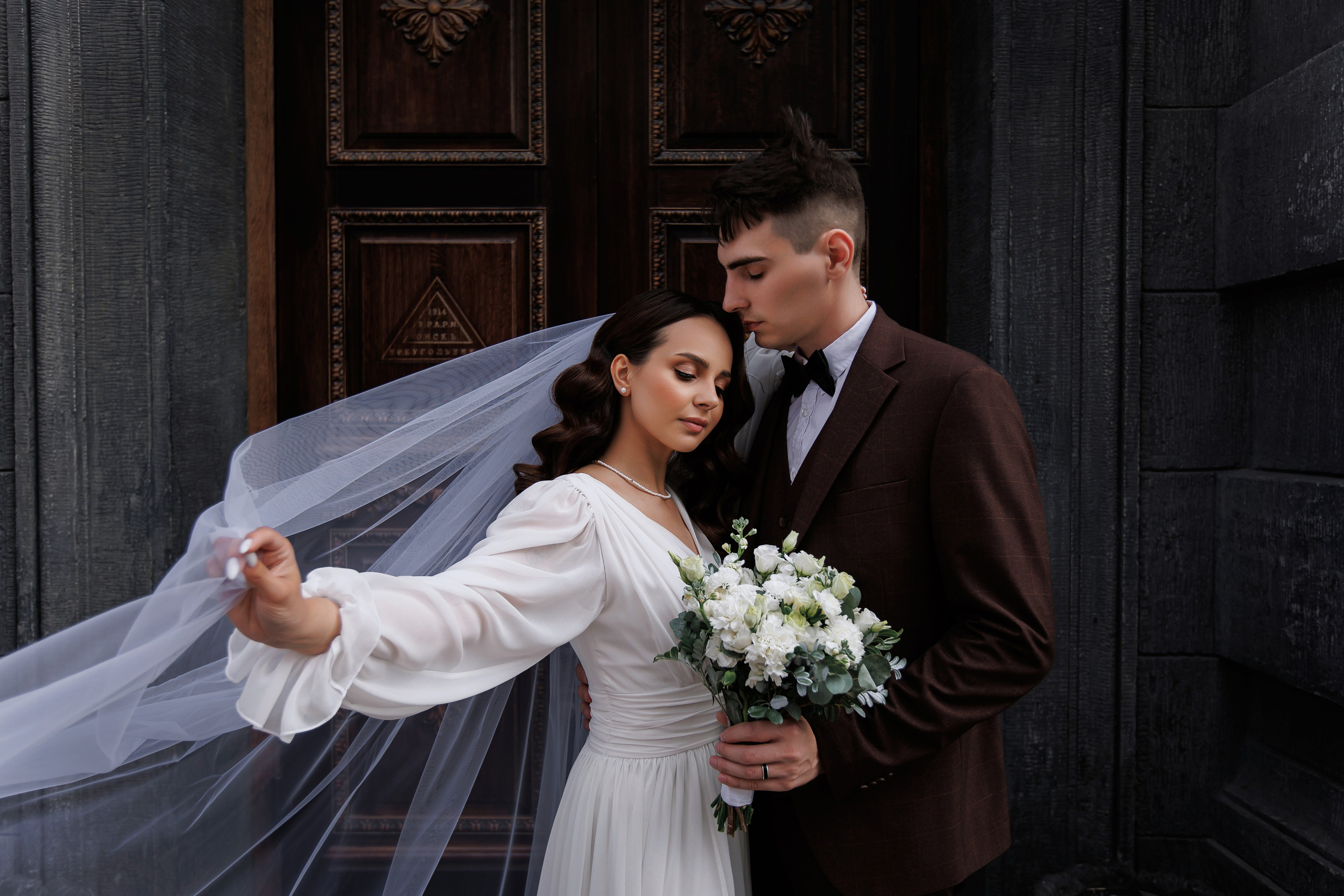 Екатерина и Денис. Свадебный фотограф в Омске Яна Савина