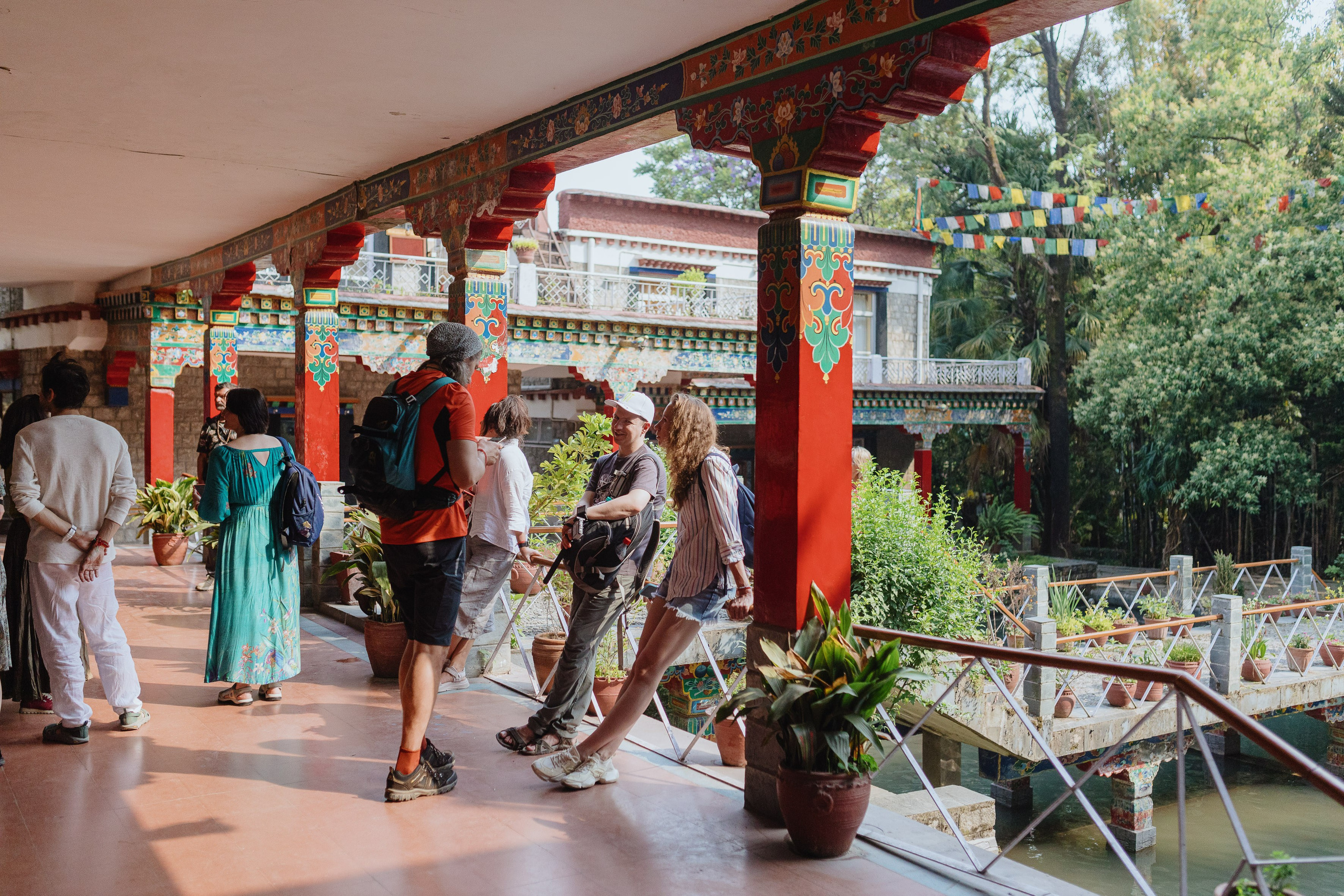 Экскурсия в резиденцию Далай Ламы с Косом и Лу. Фотограф Ольхон/ Индия, Регина