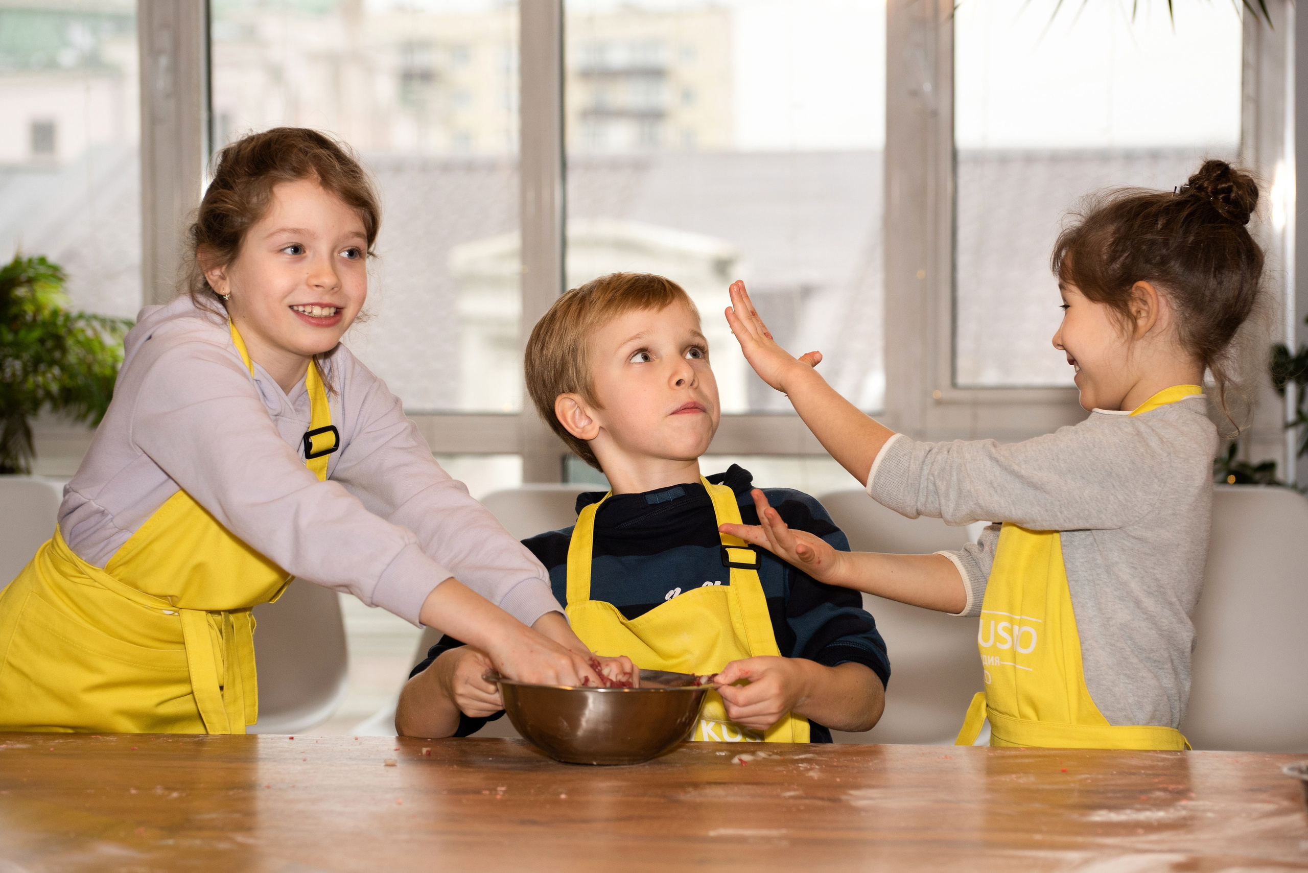 Детский день рождения в кулинарной студии. Фотограф Диана Вальтер