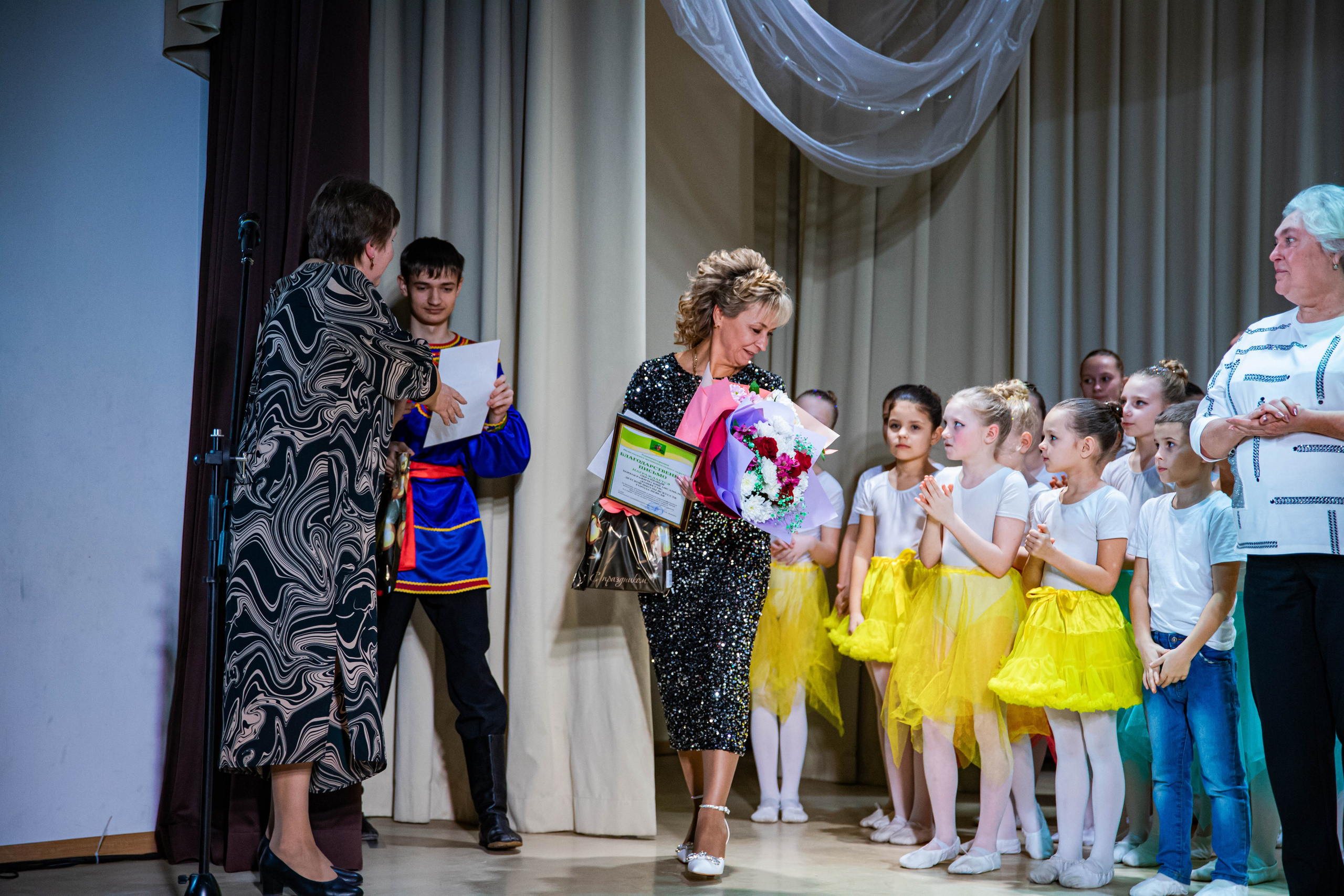 «Конфетти» Юбилейный концерт «Твори Добро». Фотограф Дарья Маташкова