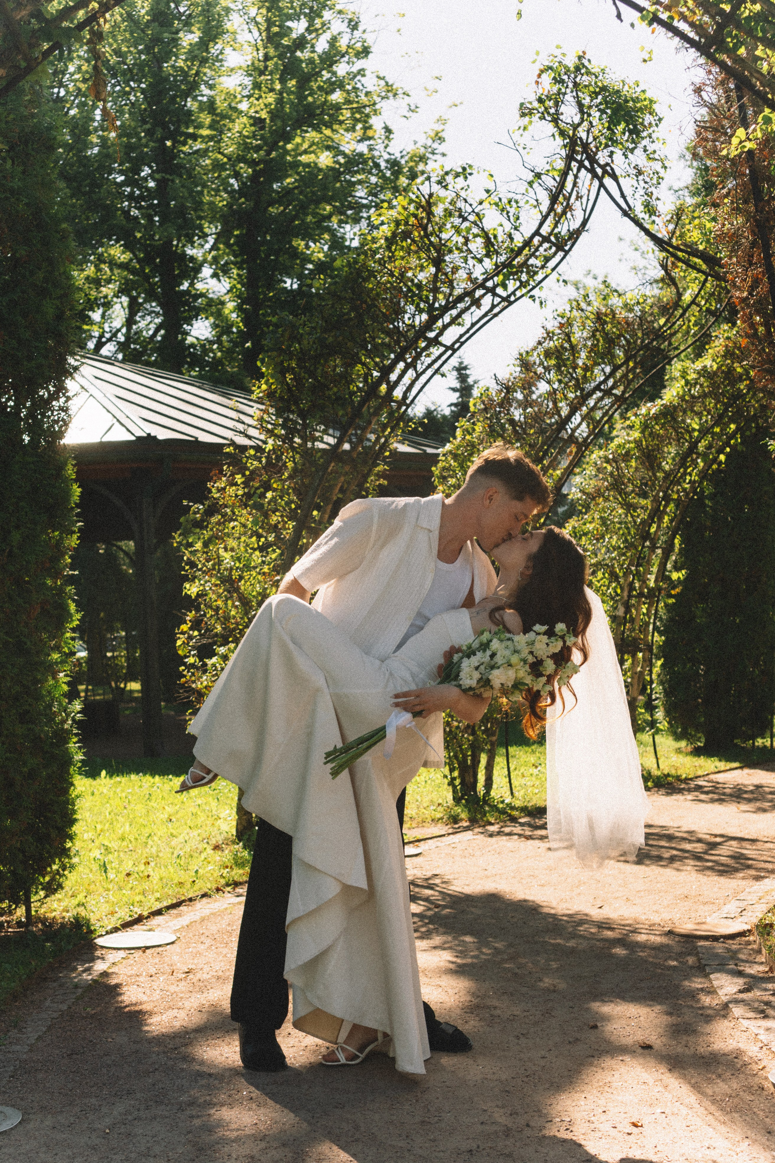СВАДЕБНАЯ СЬЕМКА В ПЕТЕРГОФЕ И СЬЕМКА РЕПОРТАЖА В ЗАГСЕ ПЕТЕРГОФА. Профессиональный фотограф, Санкт-Петербург — Виктория Богомолова