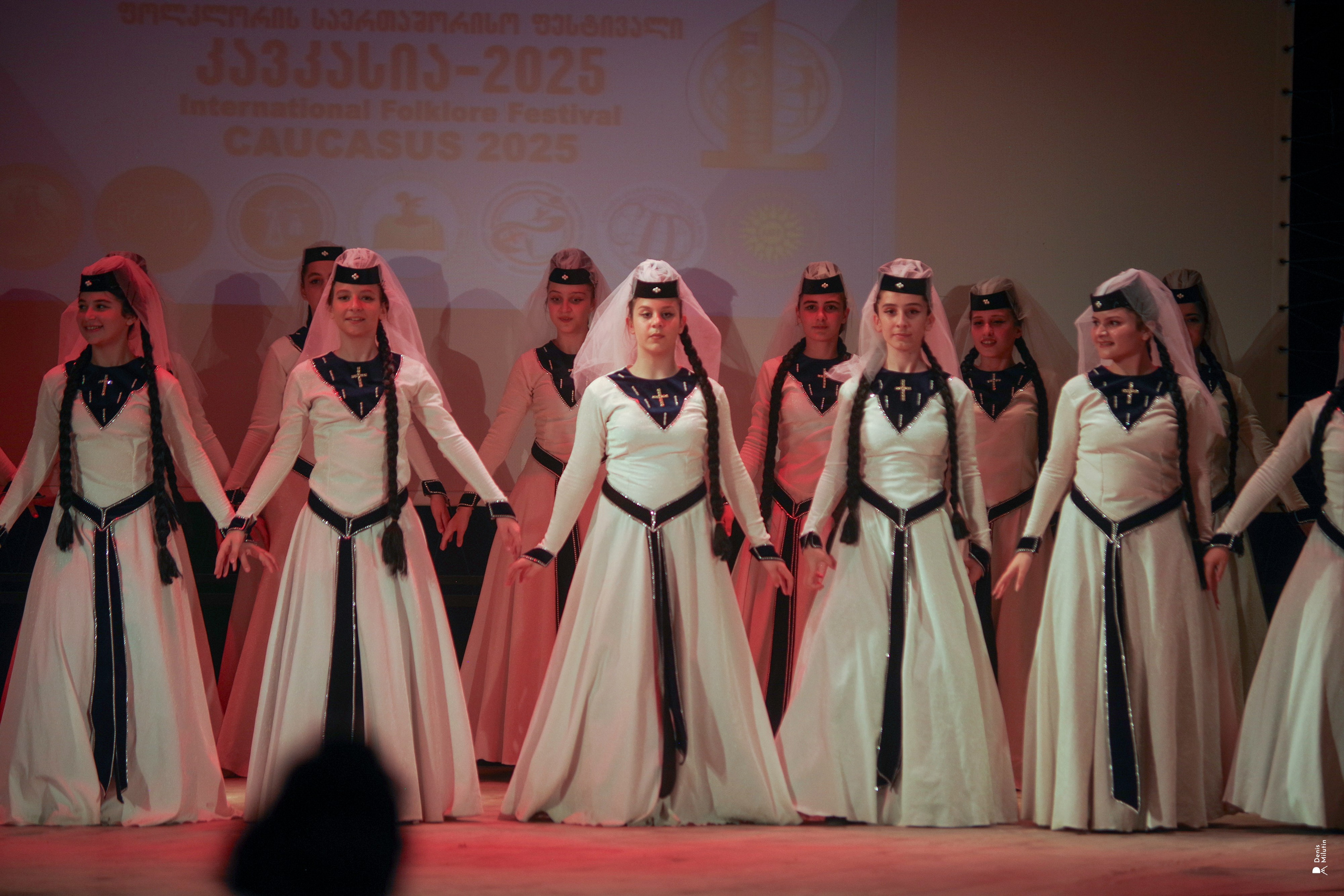 Танцы в прекрасном Они. Портретный фотограф Денис Милютин