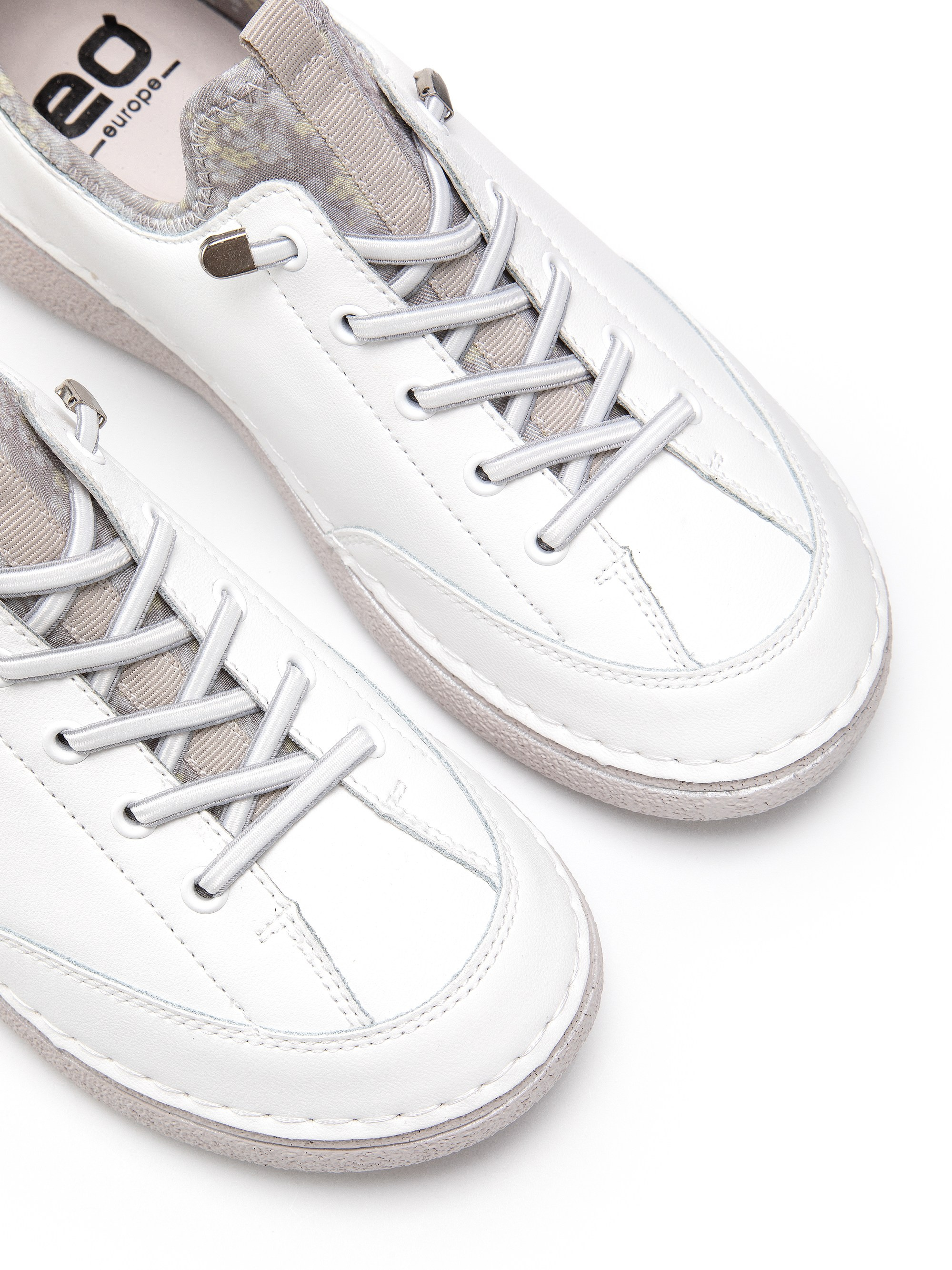 Каталожная фотография обуви. Фотограф в Москве Егор Гончаров