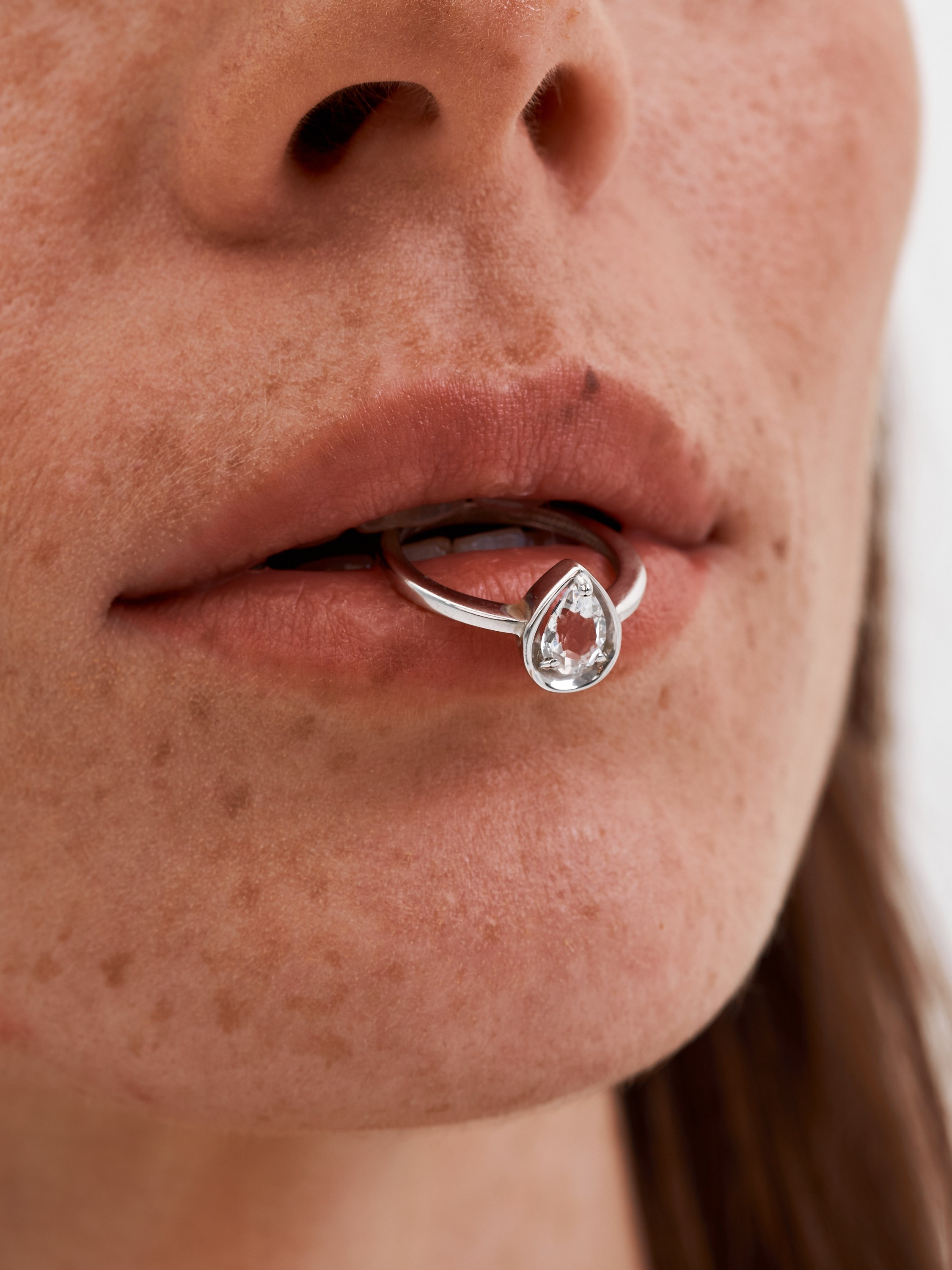 Фотосъемка ювелирных украшений Екатеринбург бижутерия Wildberries ВБ Ozon Озон предметная съемка Екб заказать цена фотосъемка товара WB. Фотограф Екатеринбург Анастасия Жерновская | Маркетплейсы и нейрофото