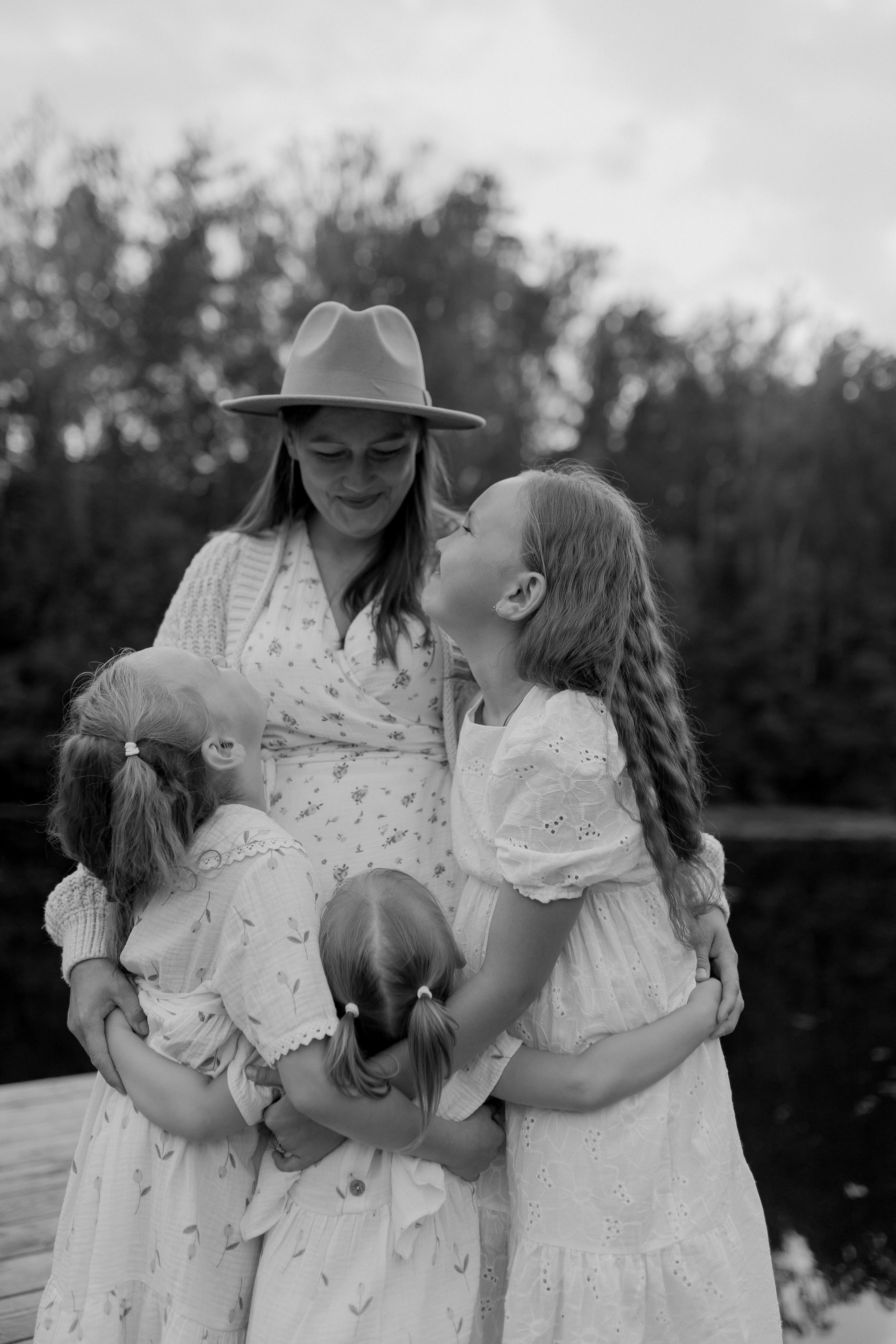 Мама Алина, Маша, Дина и Анечка. Фотограф Татьяна Семенова