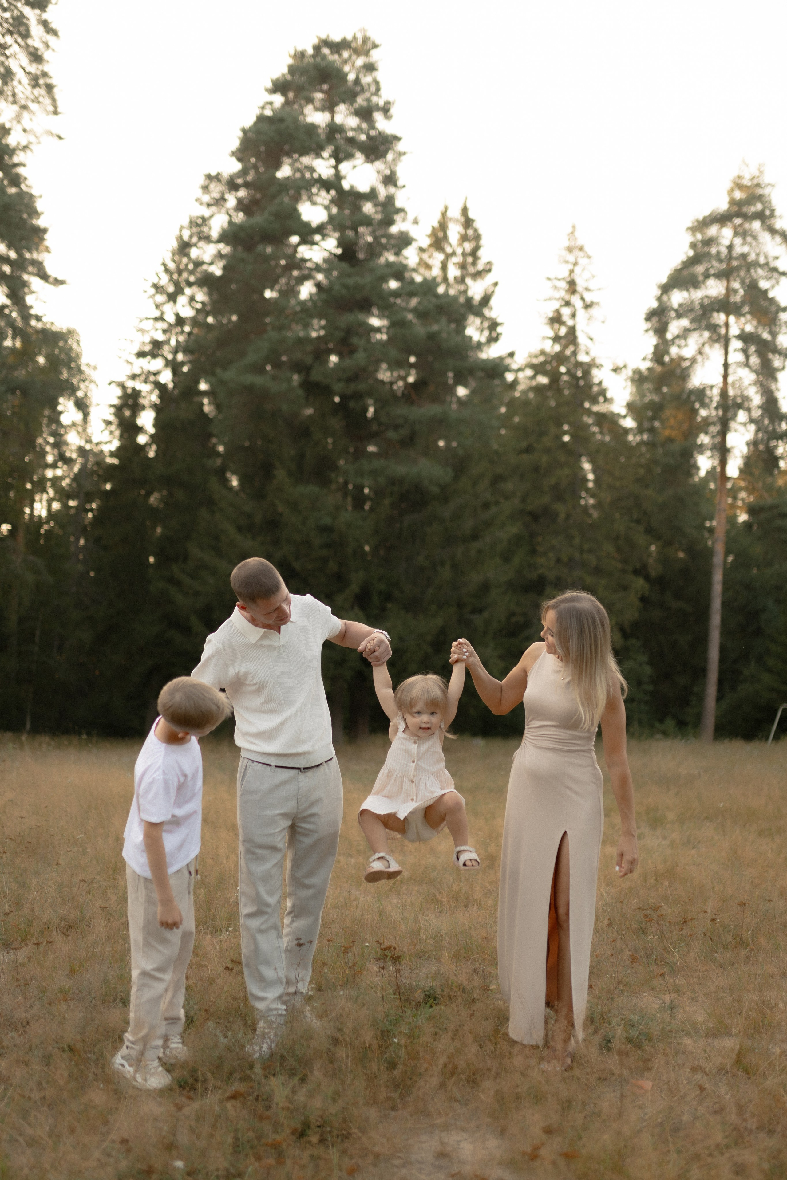 Алексей, Мария, Ваня и Варя. Фотограф Татьяна Семенова