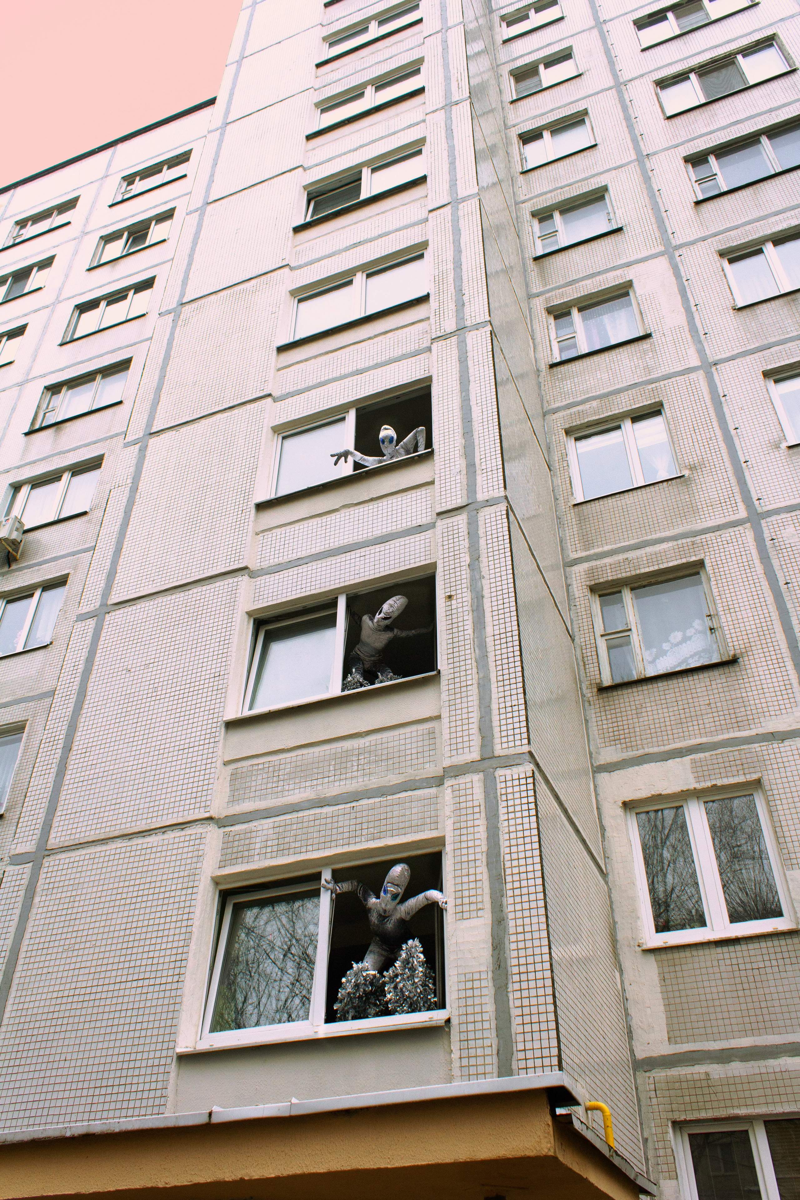 Привет, земляне