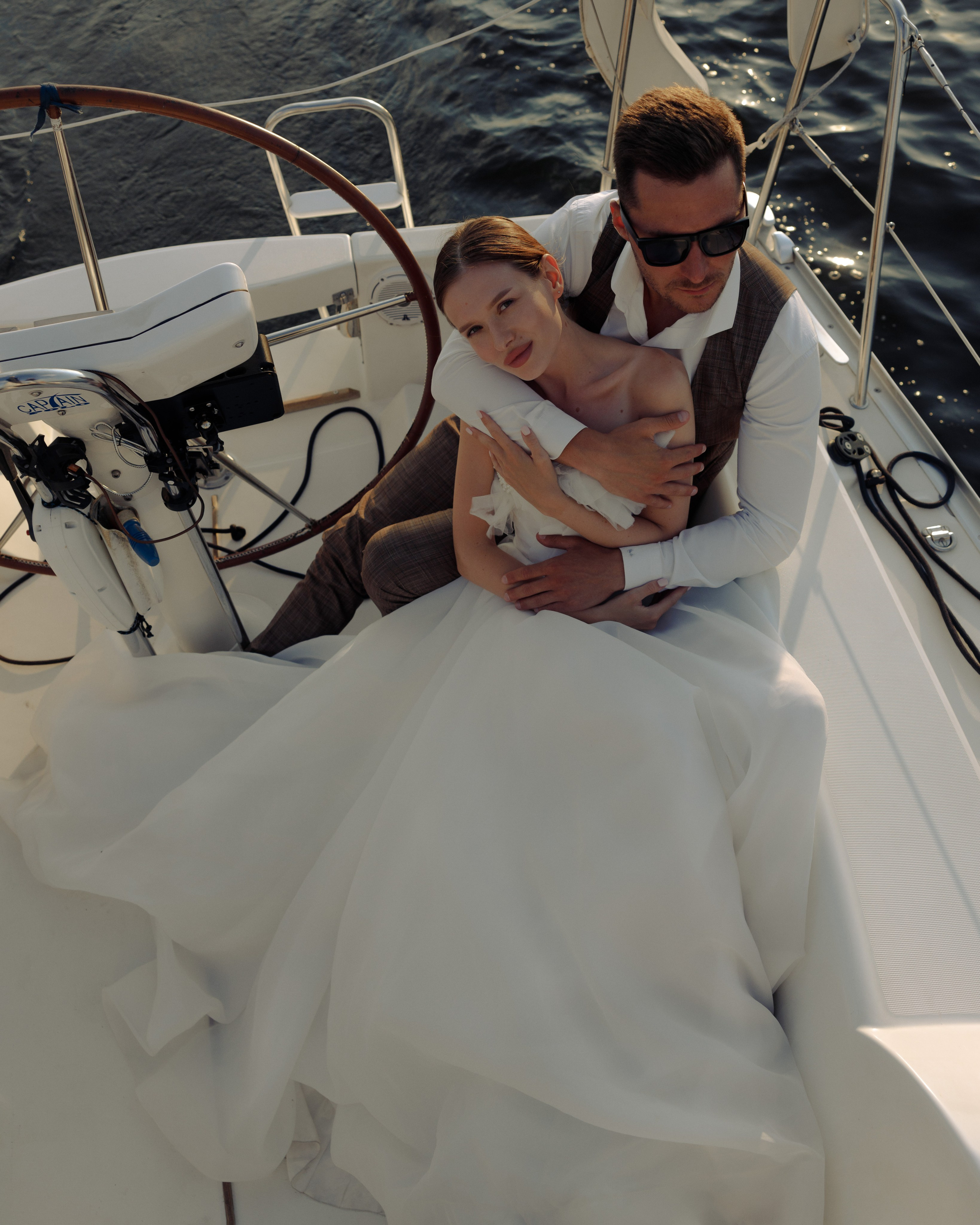 Свадебная фотосессия на яхте. Фотограф, ретушёр в Москве