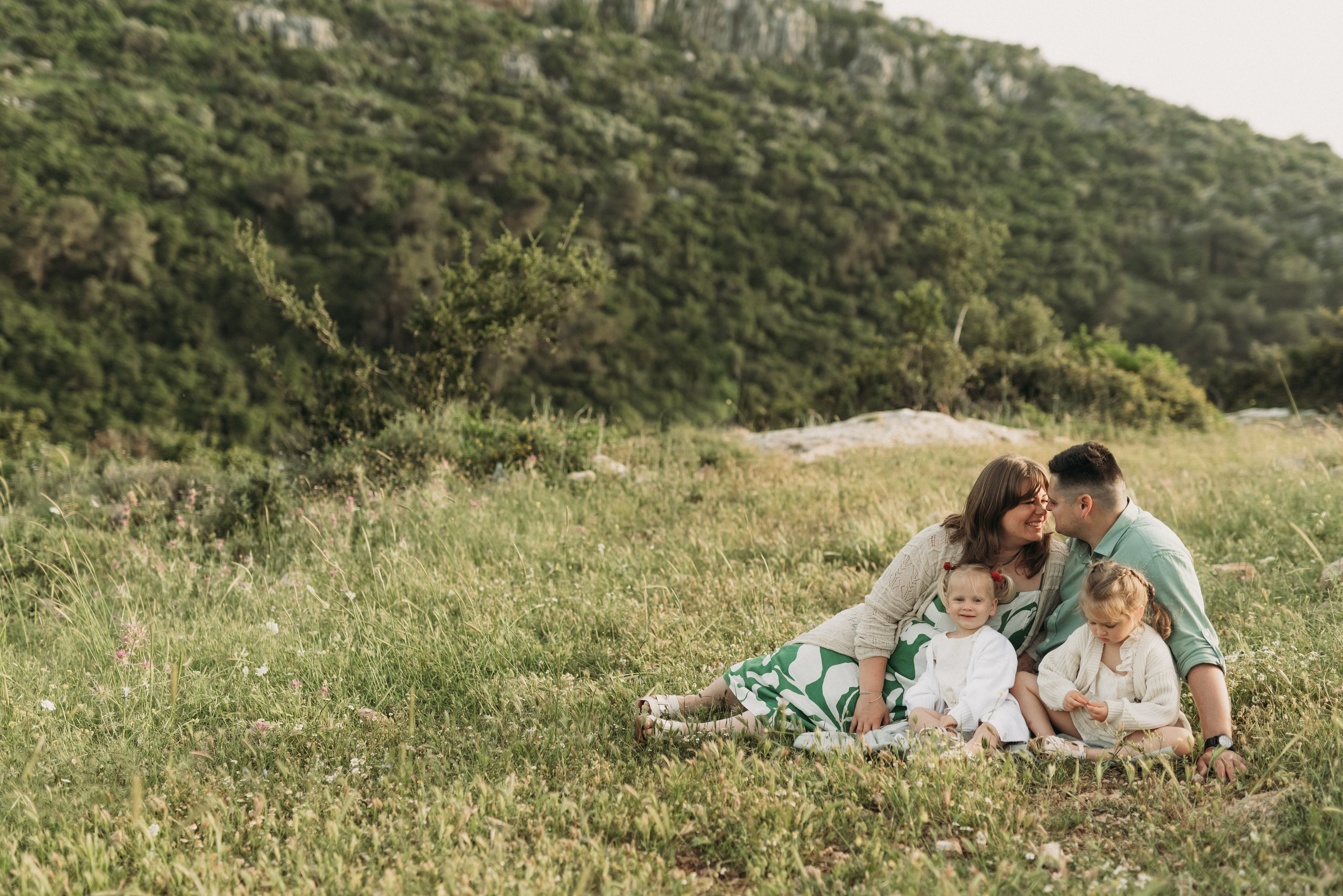 Family: Iryna, Vlad, Yasmin & Arina. Family photographer in Israel | Alesya Superfin