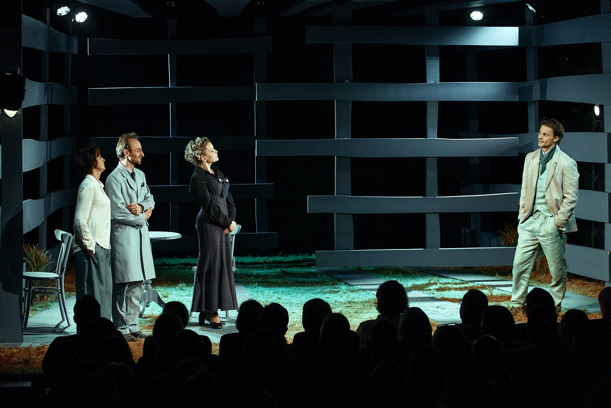 Бесприданница. Приют комедианта. Фотограф Нина Антонова