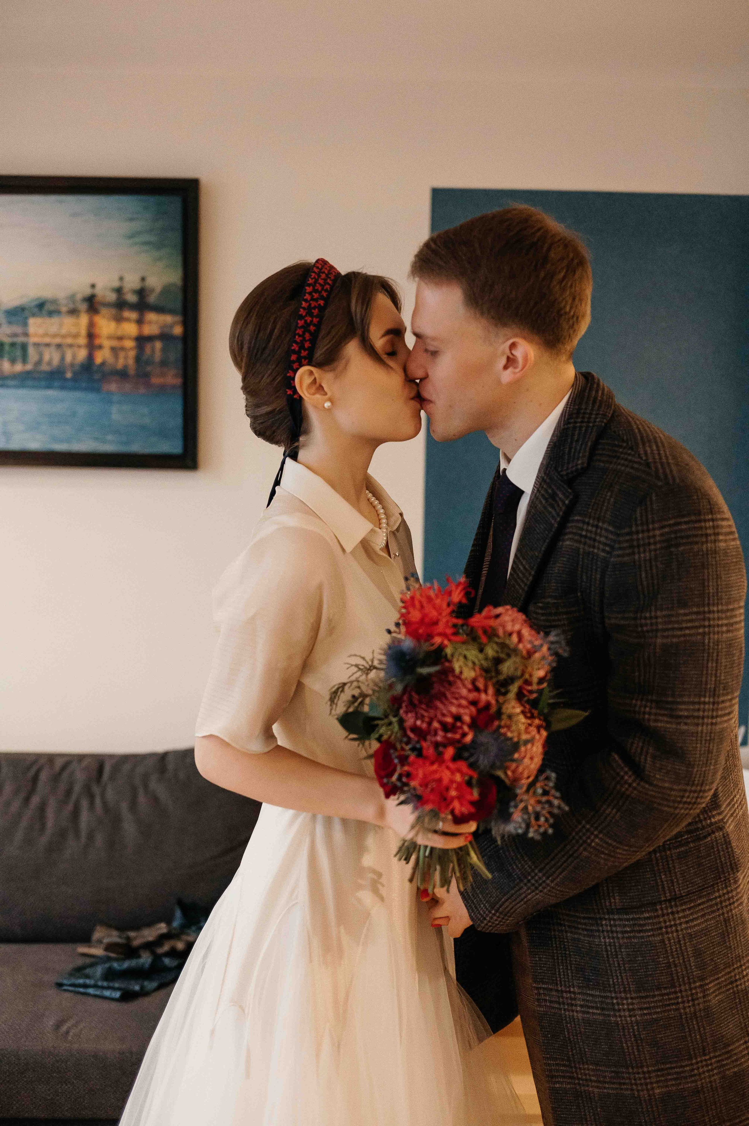 Утро невесты в гостинице. Свадебный и семейный фотограф в Котласе Никита Попов