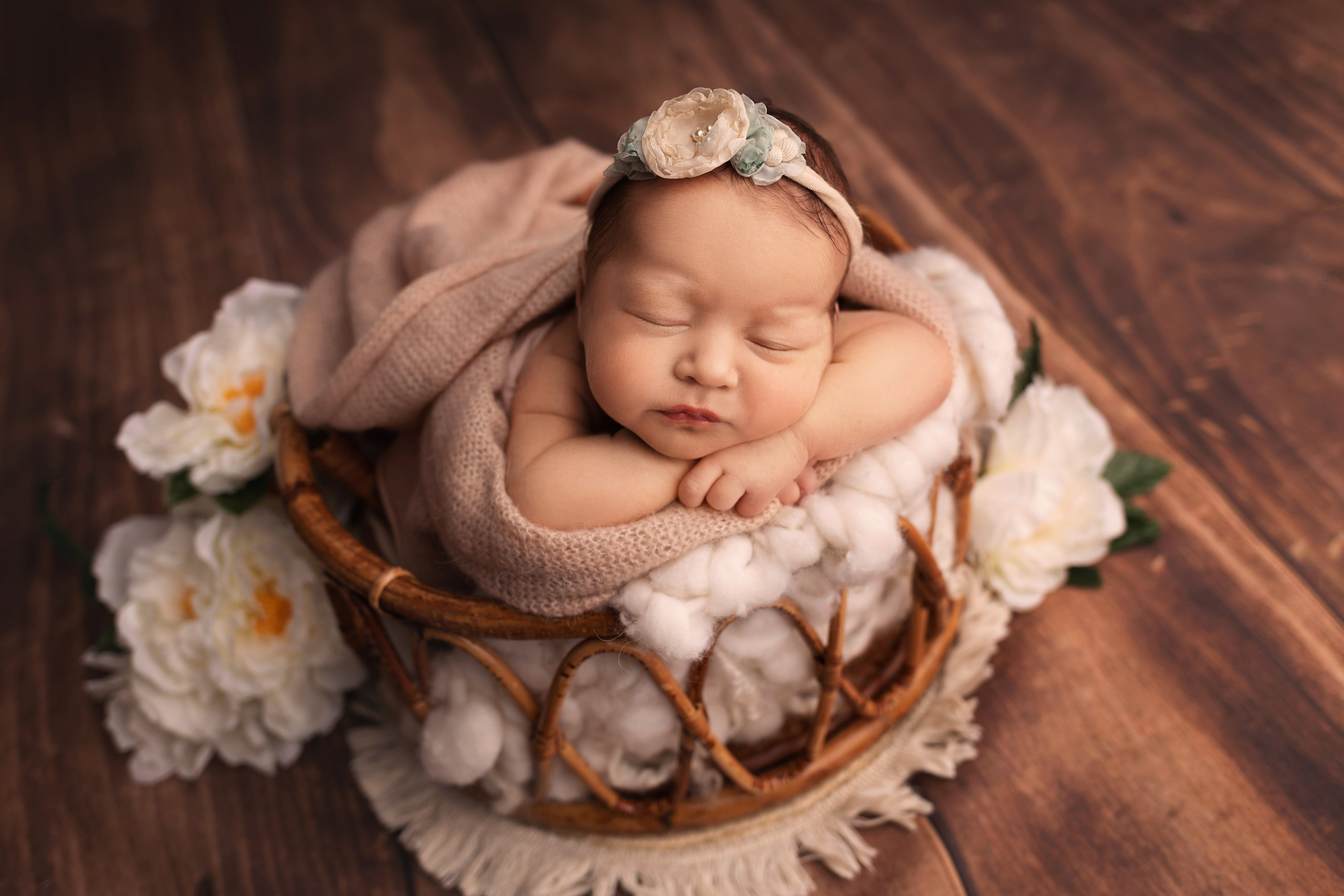 Классическая фотосессия малыша. Фотограф новорожденных малышей в Омске и Омской области Эльвира Камаева