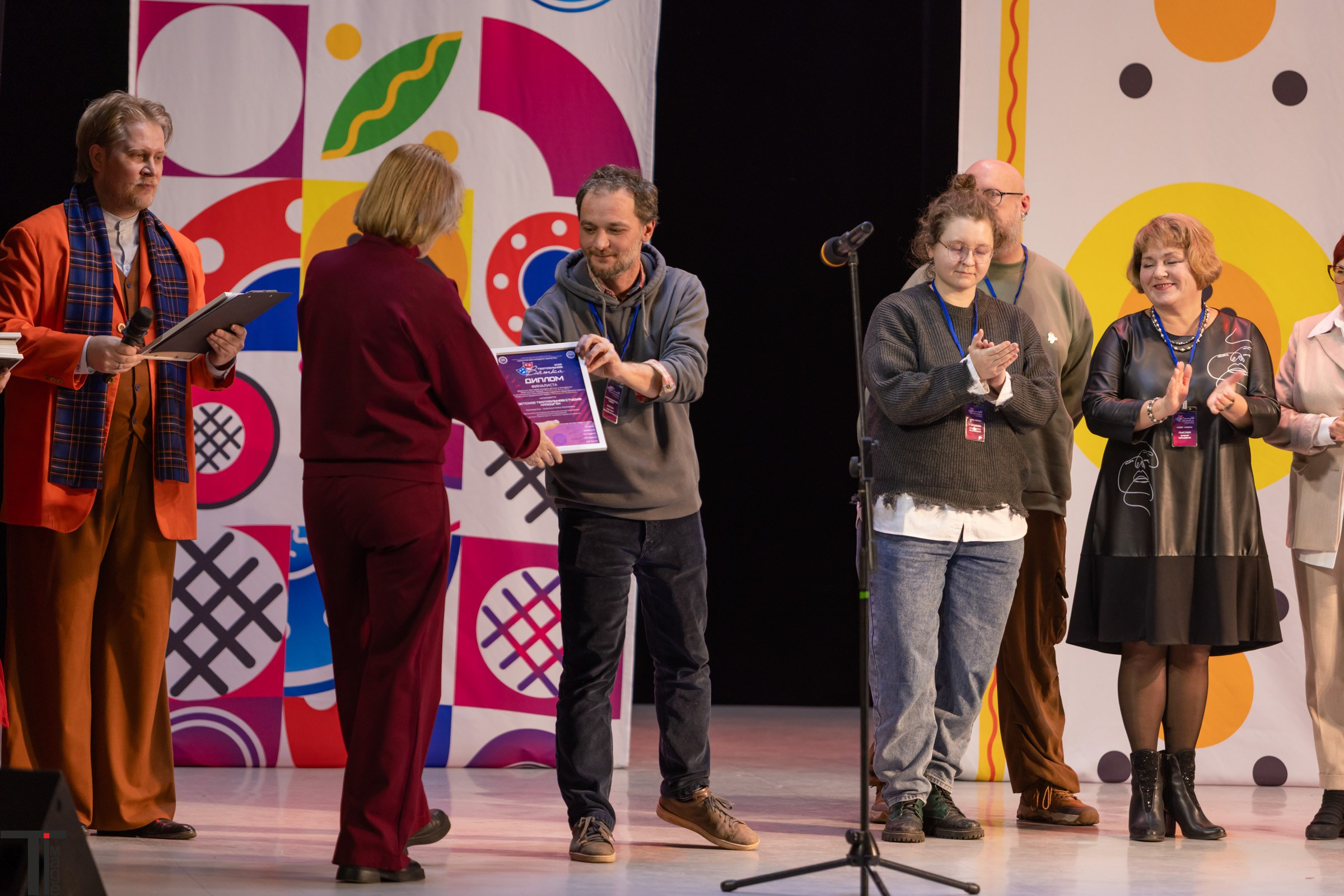 Театральная Вятка 2025. Имидж Технологии — репортажная фотография в Кирове Кировской области. Производство сувенирных магнитов, заливных этикеток и значков