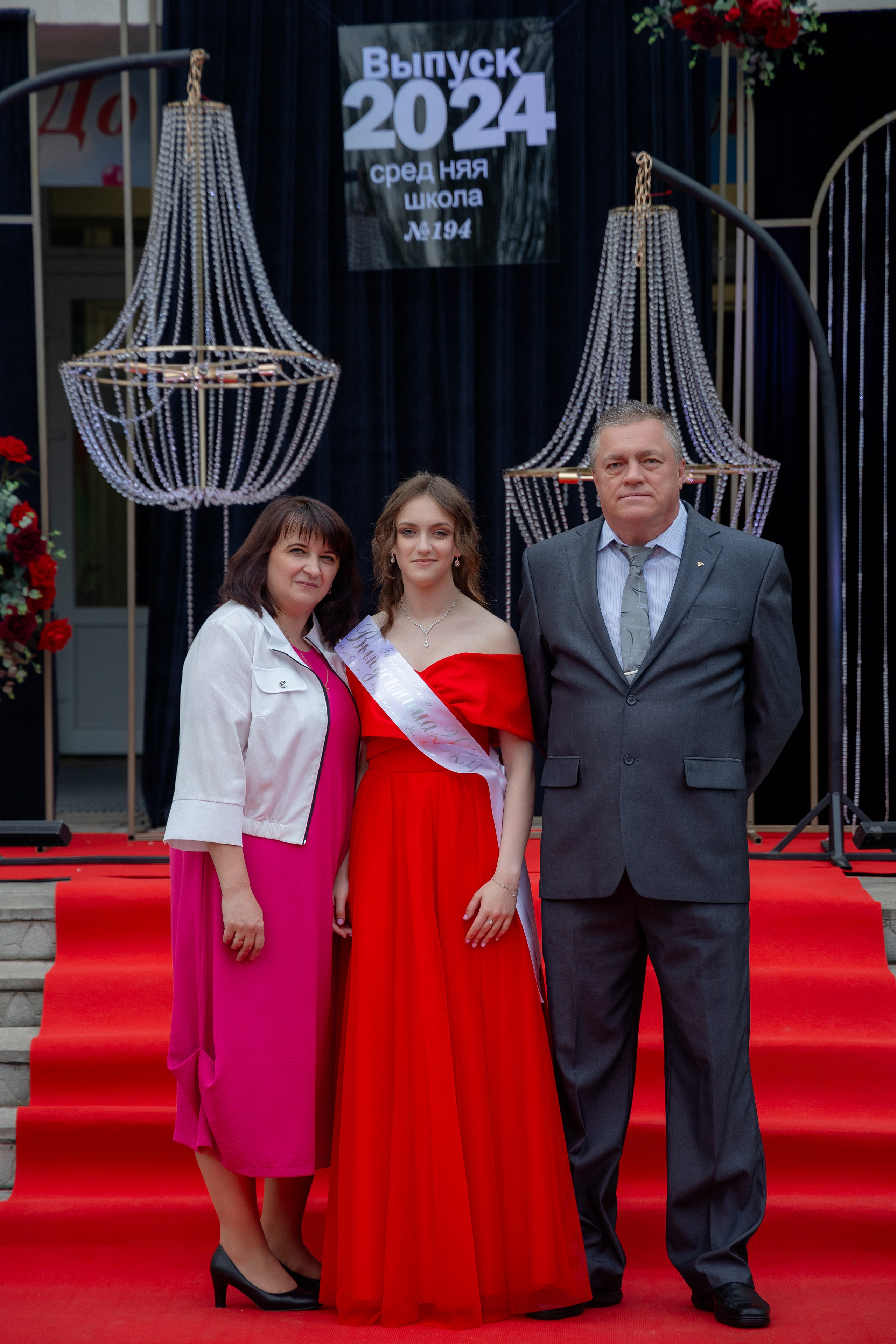 Школьный выпускной 2024 год в Соколе (Минск). Свадебный фотограф в Минске/Беларуси Сергей Спиридонов