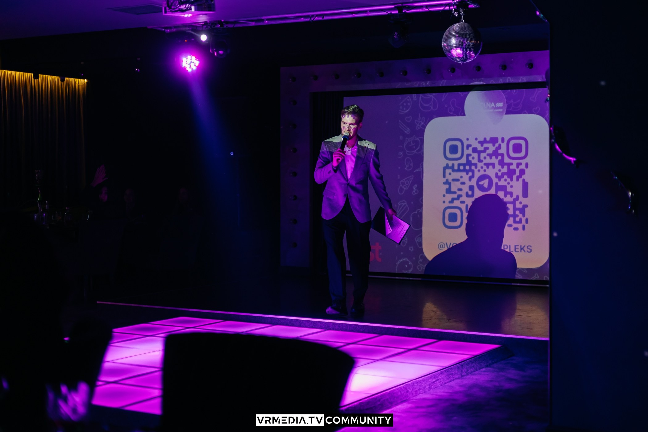 Вечер в караоке-баре «Volna»