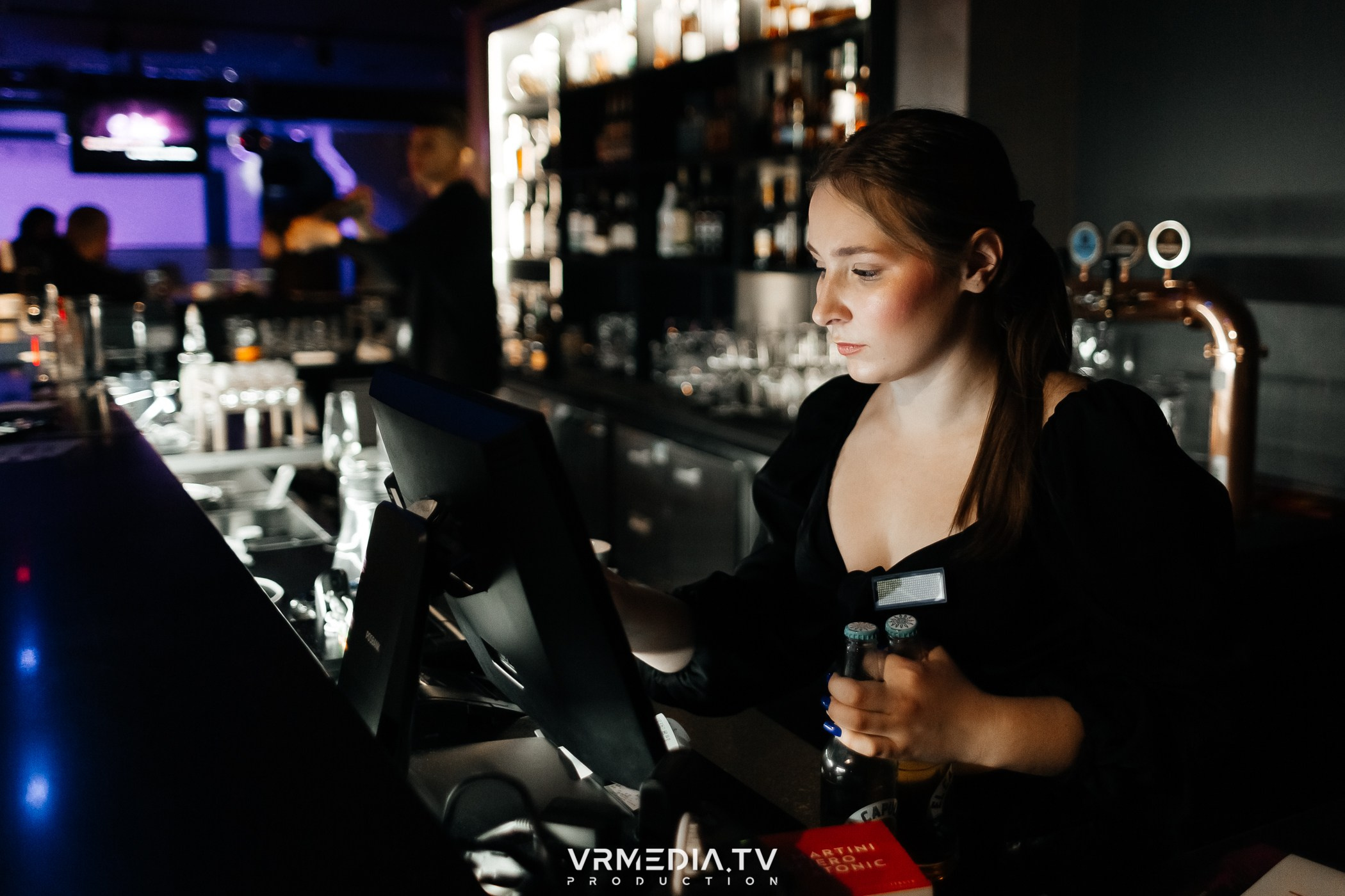 ЗИМА ХОЛОДА в караоке-баре «Volna»