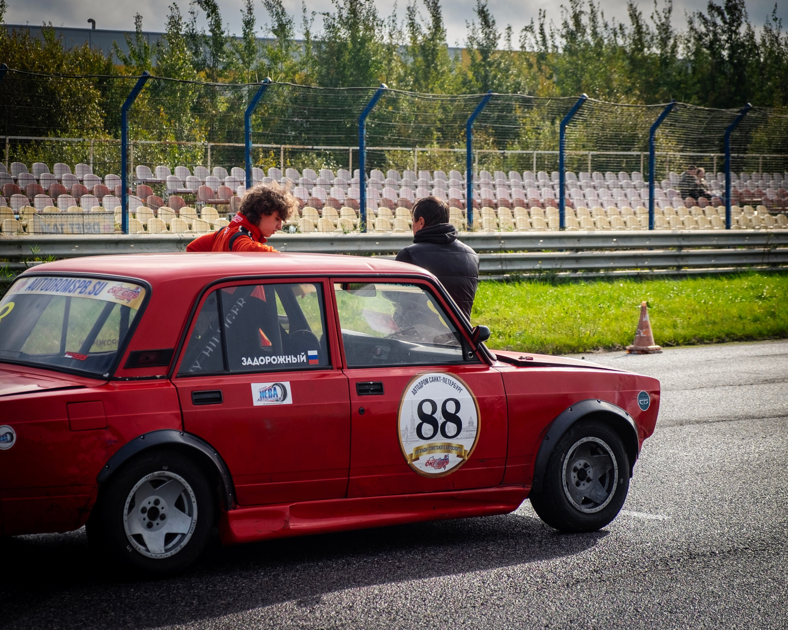 AUTODROM FEST 21.09.25. Автомобильные фотографии и рисунки в Санкт-Петербурги Пашков Дмитрий