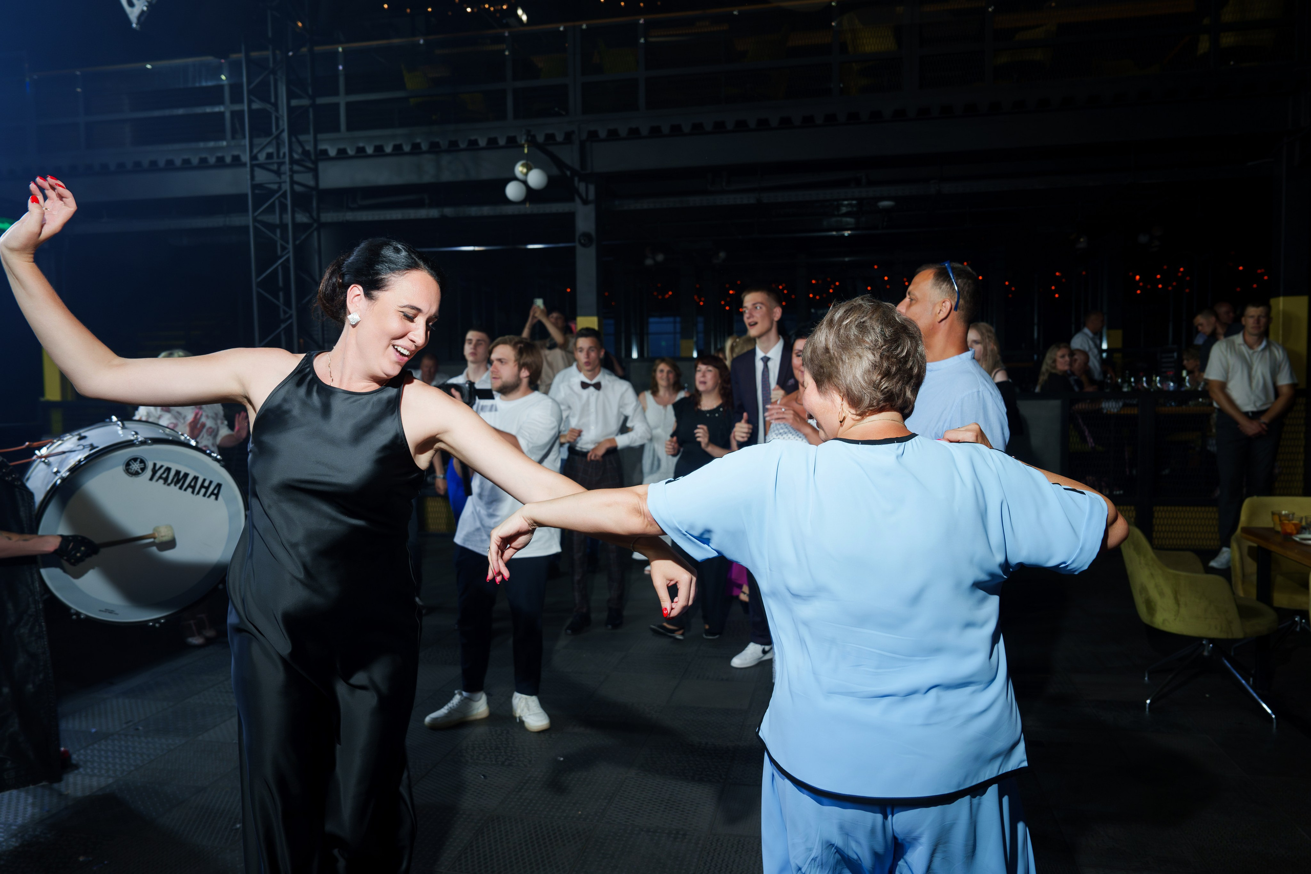 Выпускной лицея 27 (вечеринка). Свадебный и репортажный фотограф Элина Козырьянова
