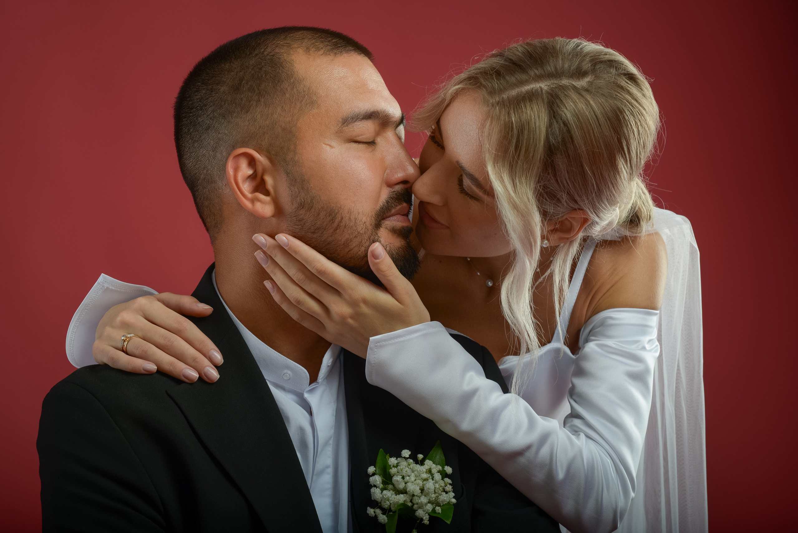 Студийная съемка свадебной пары. Татьяна Гойда портретный и семейный фотограф Ленск. Выпускные альбомы