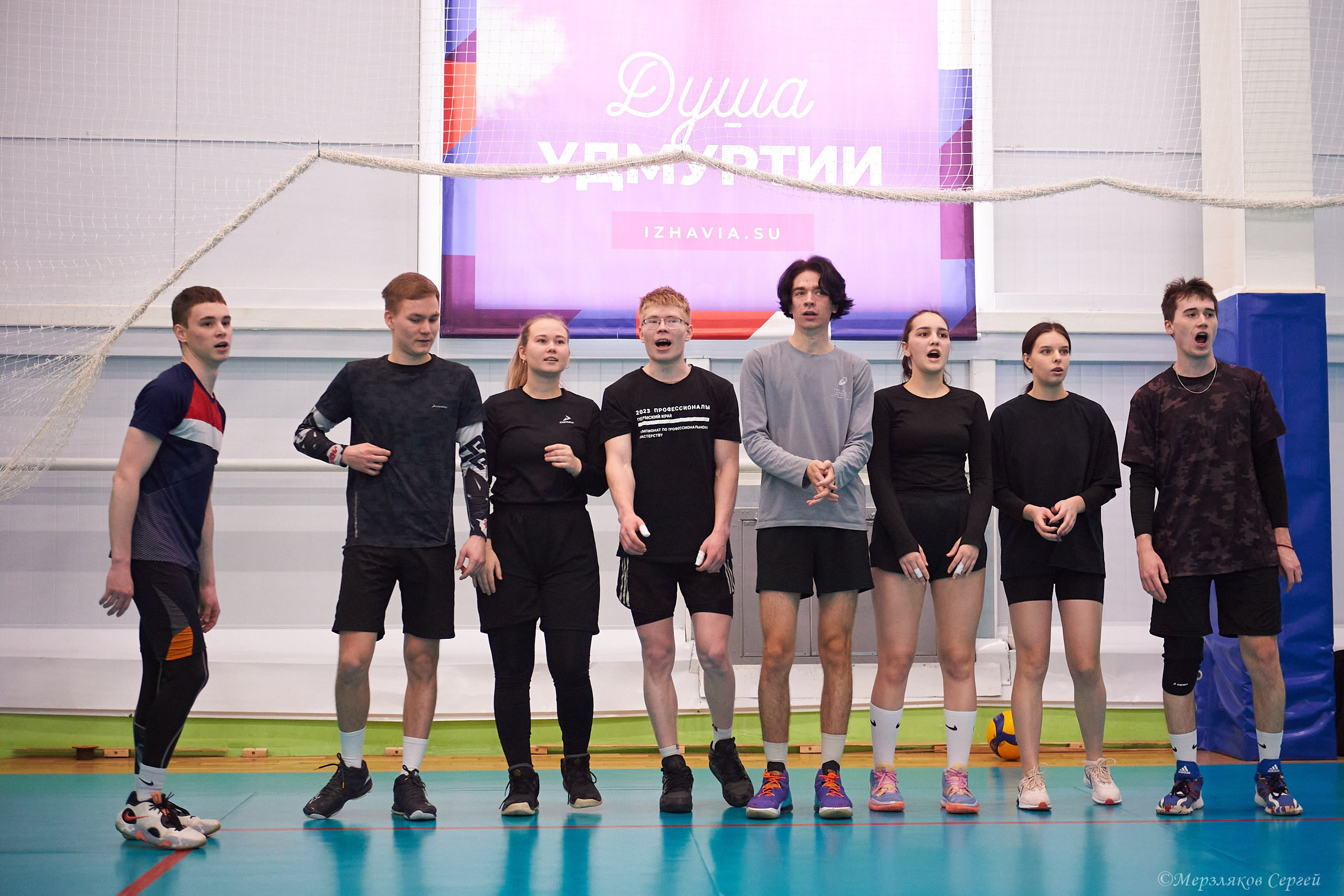 Новогодний волейбольный турнир. Ижевск. 16.12.23. Спортивный репортажный фотограф в Ижевске Сергей Мерзляков