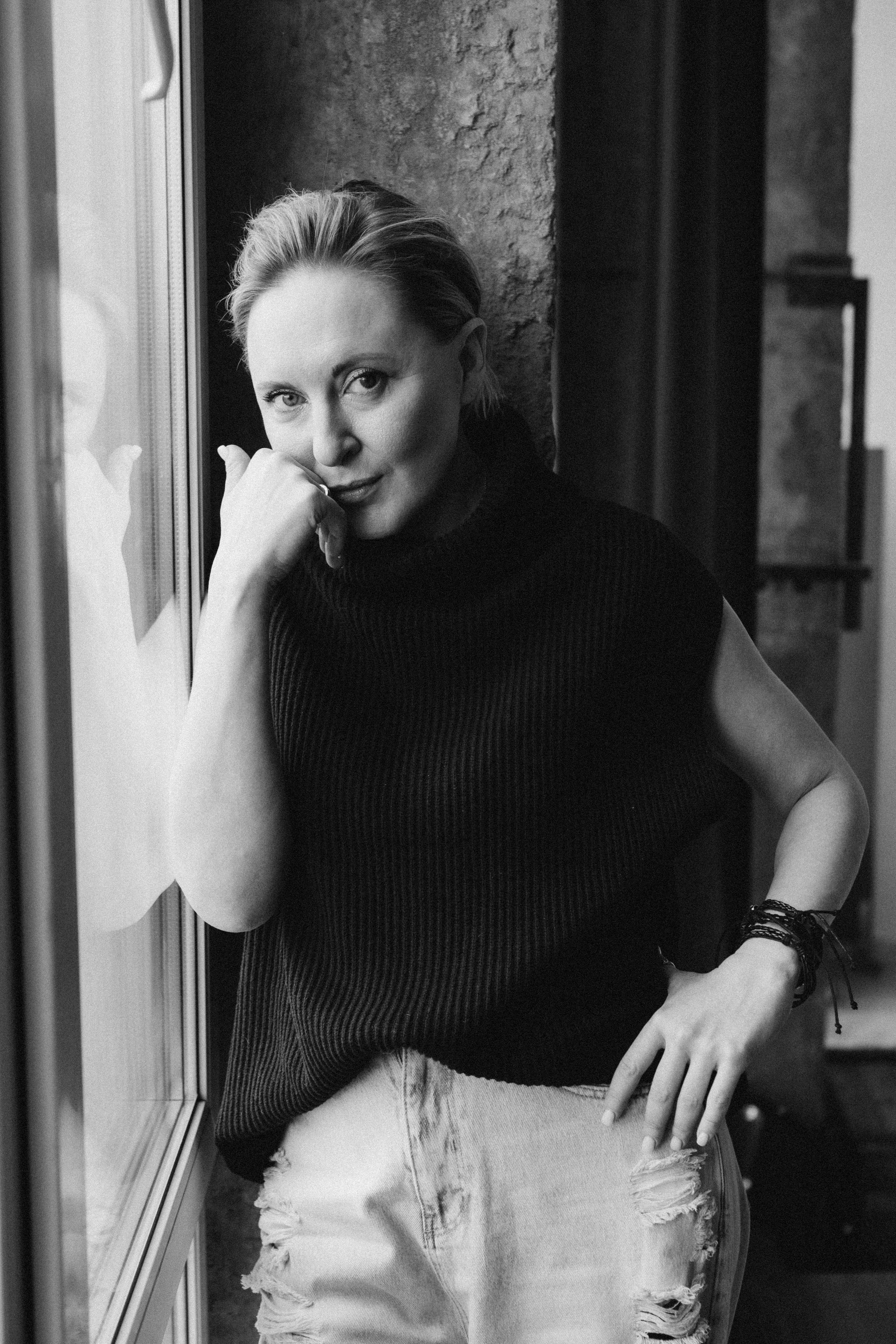 дерзкий образ для фотосессии девушка в студии