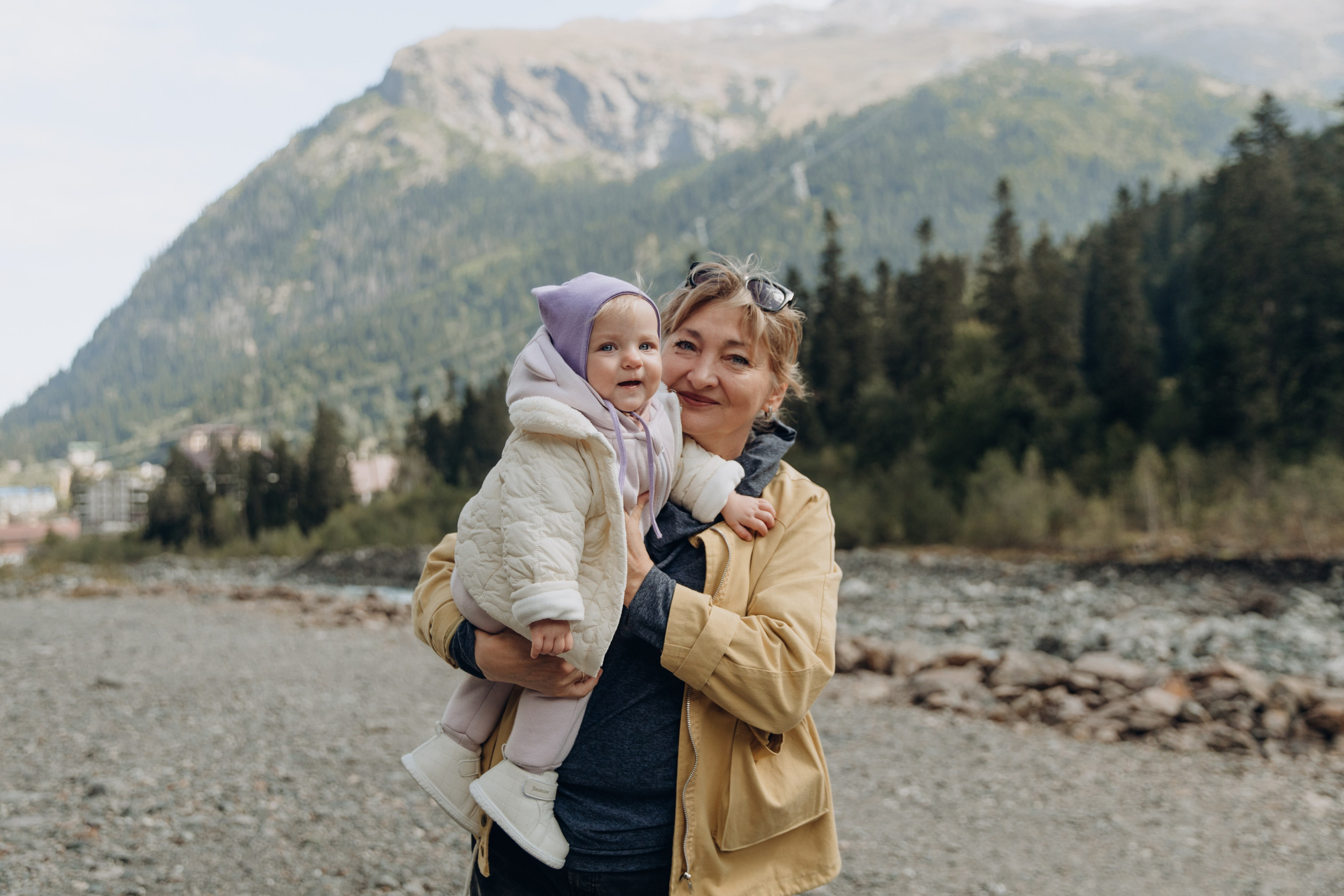 Юля с семьей, Домбай. Портфолио