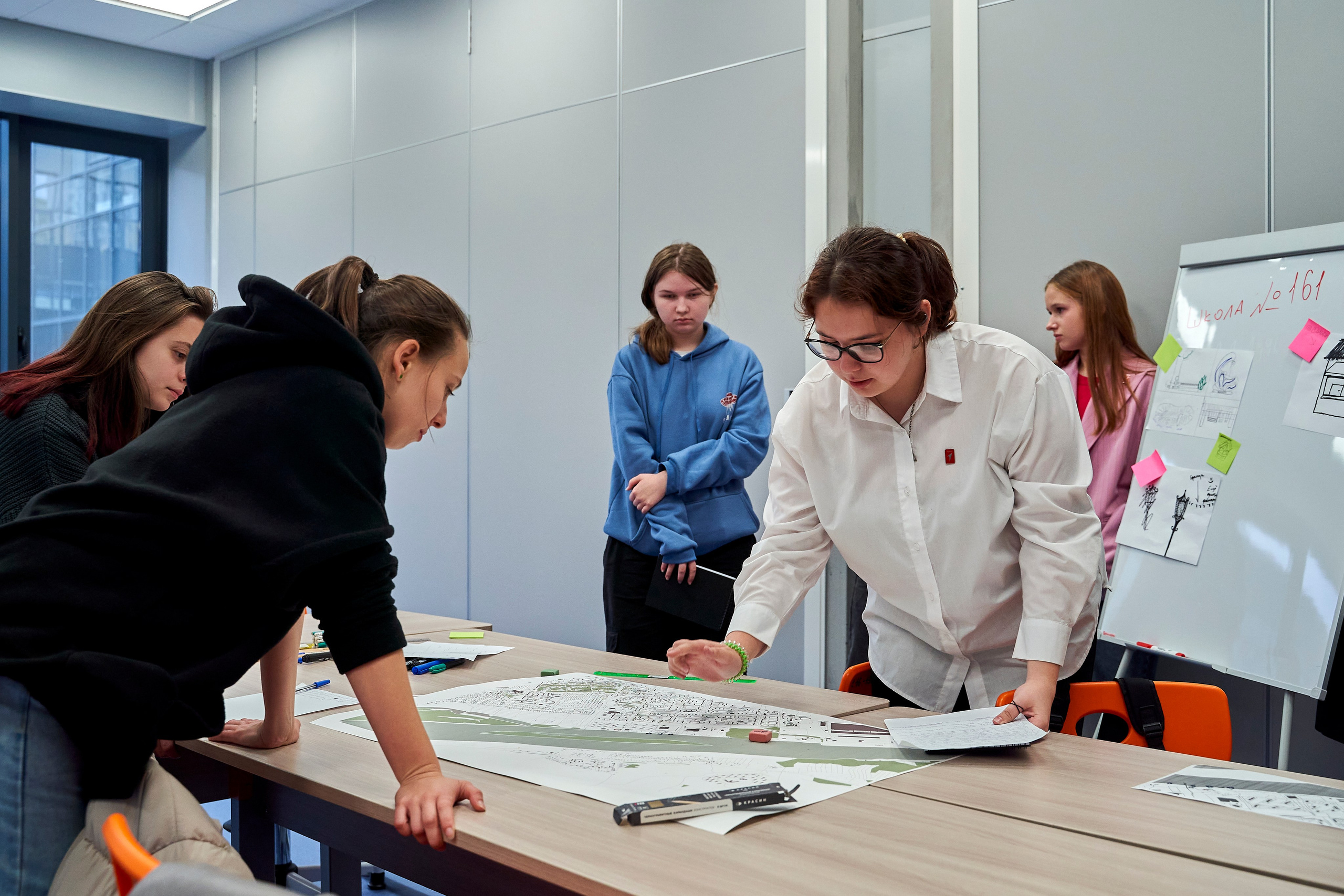 Городская экспедиция «Взрослый взгляд на Нижний» (Эн+ & Точка Урбан). Репортажный фотограф Вилянов Евгений. Нижний Новгород