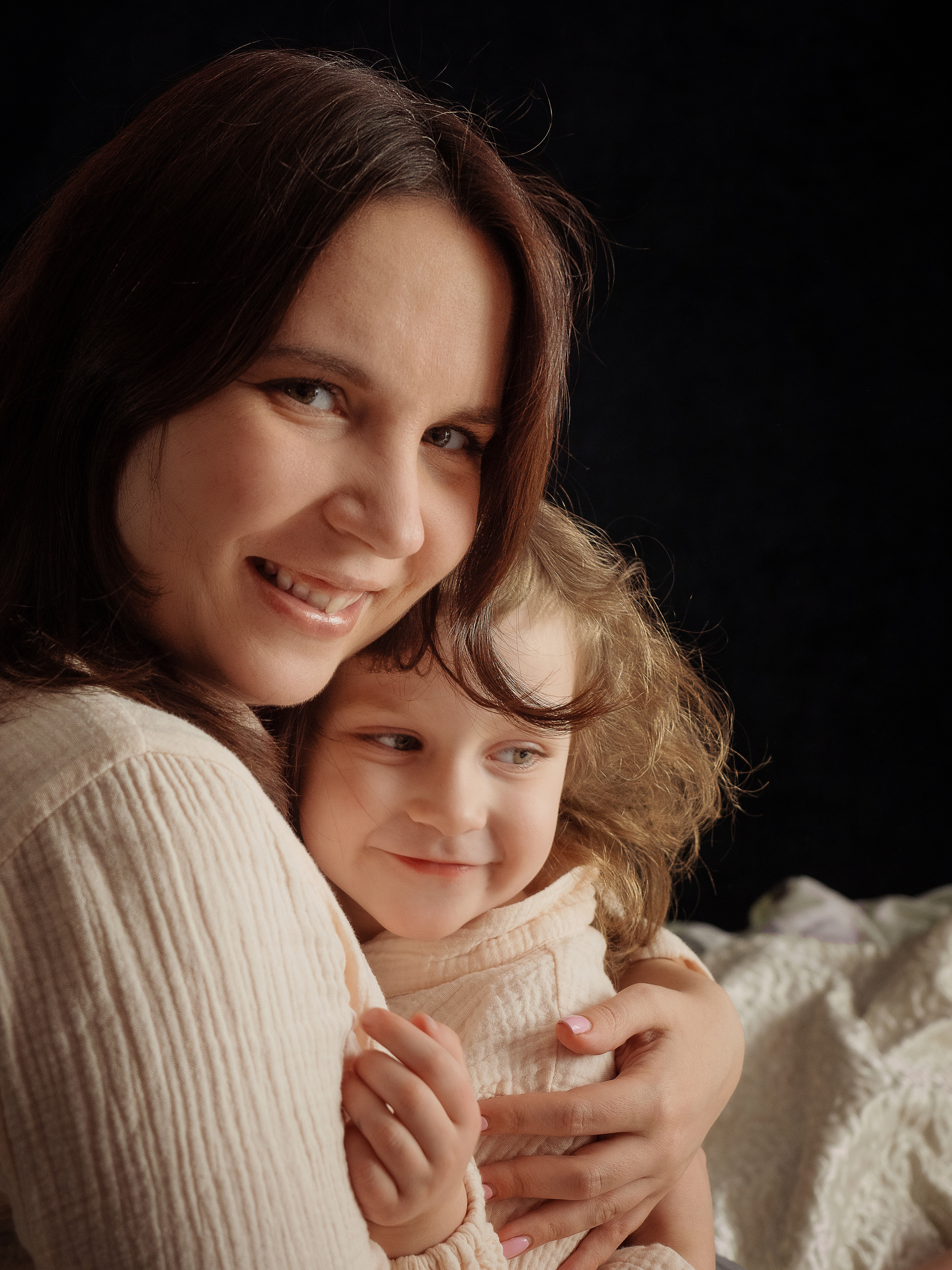 Когда ребенок начинает держать голову самостоятельно, это будет совсем другая фотосессия.