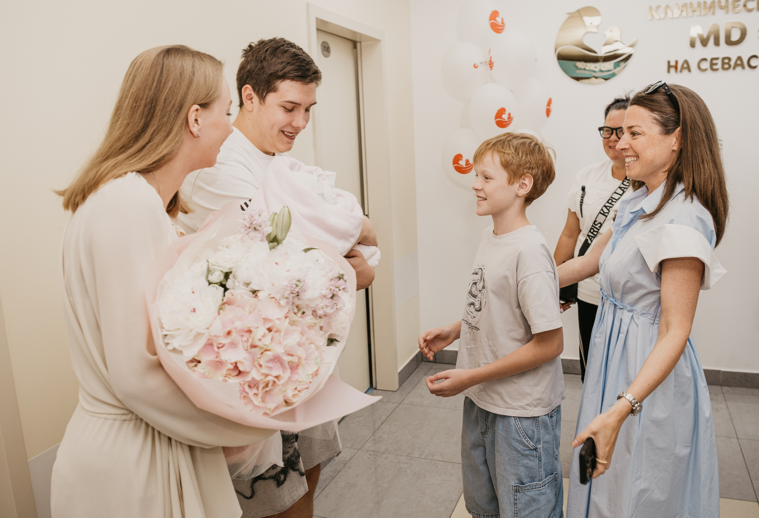 Выписка Виктории. Мать и дитя. Фотограф на выписку из роддома в Москве и МО