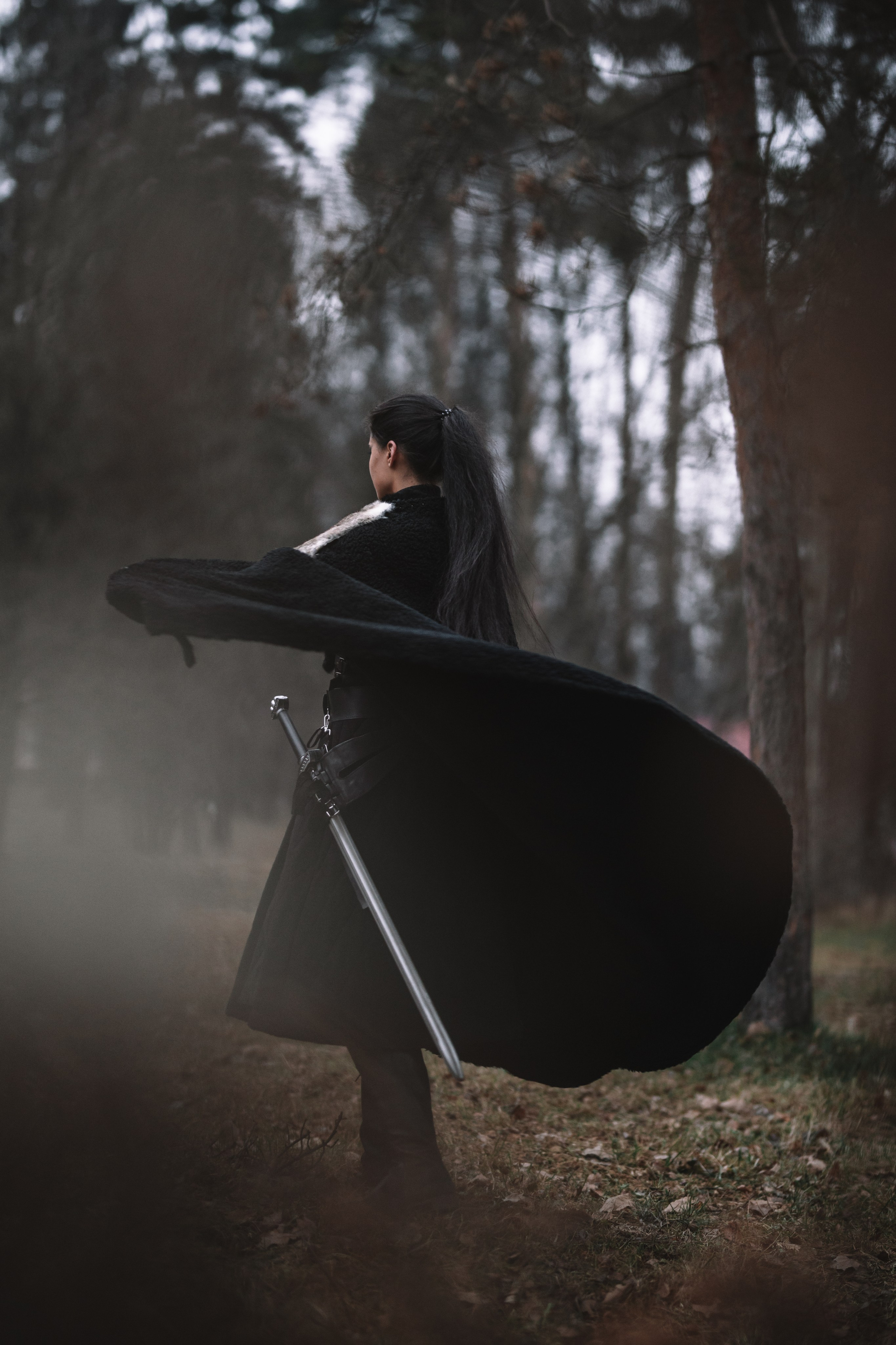 Наташа с фризом в костюме викинга. Фотосессии с лошадьми