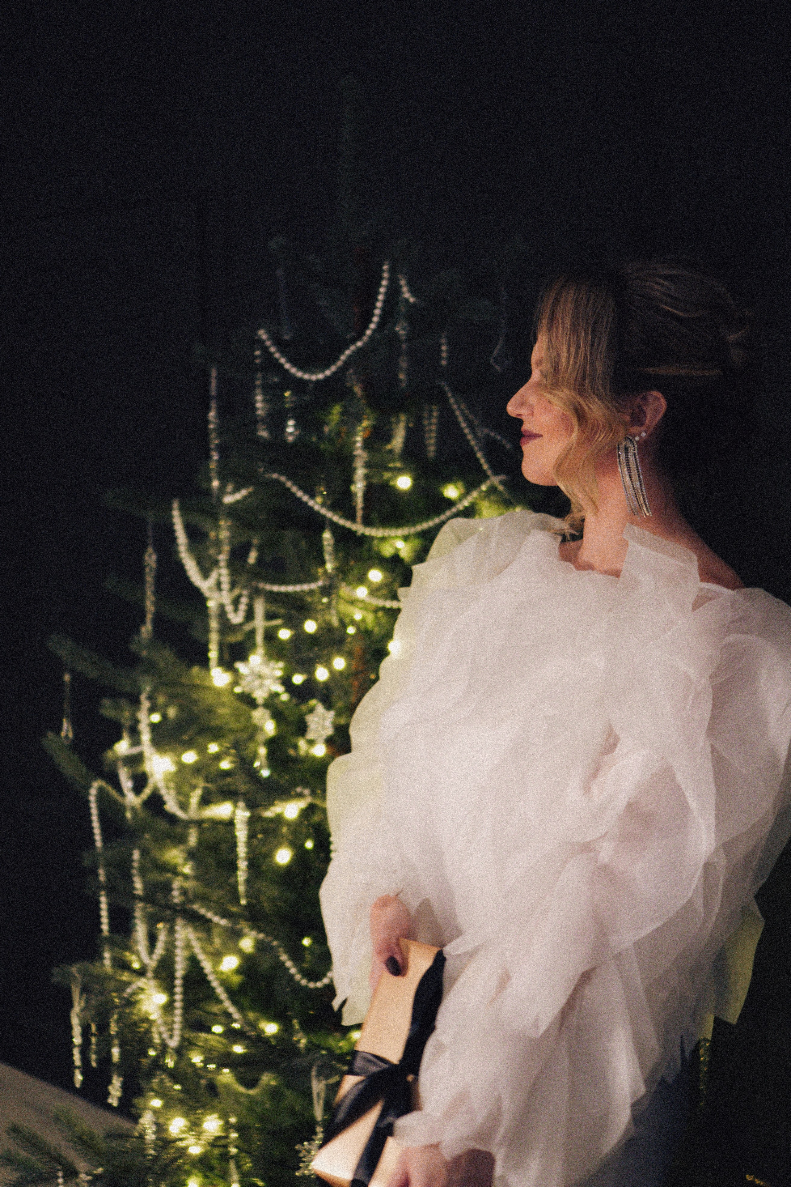 НОВОГОДНЯЯ ФОТОСЕСИИЯ В СТУДИИ ДЛЯ ДЕВУШКИ И ПРОГУЛКА ПО ЧЕРНЫШЕВСКОЙ. Профессиональный фотограф, Санкт-Петербург — Виктория Богомолова