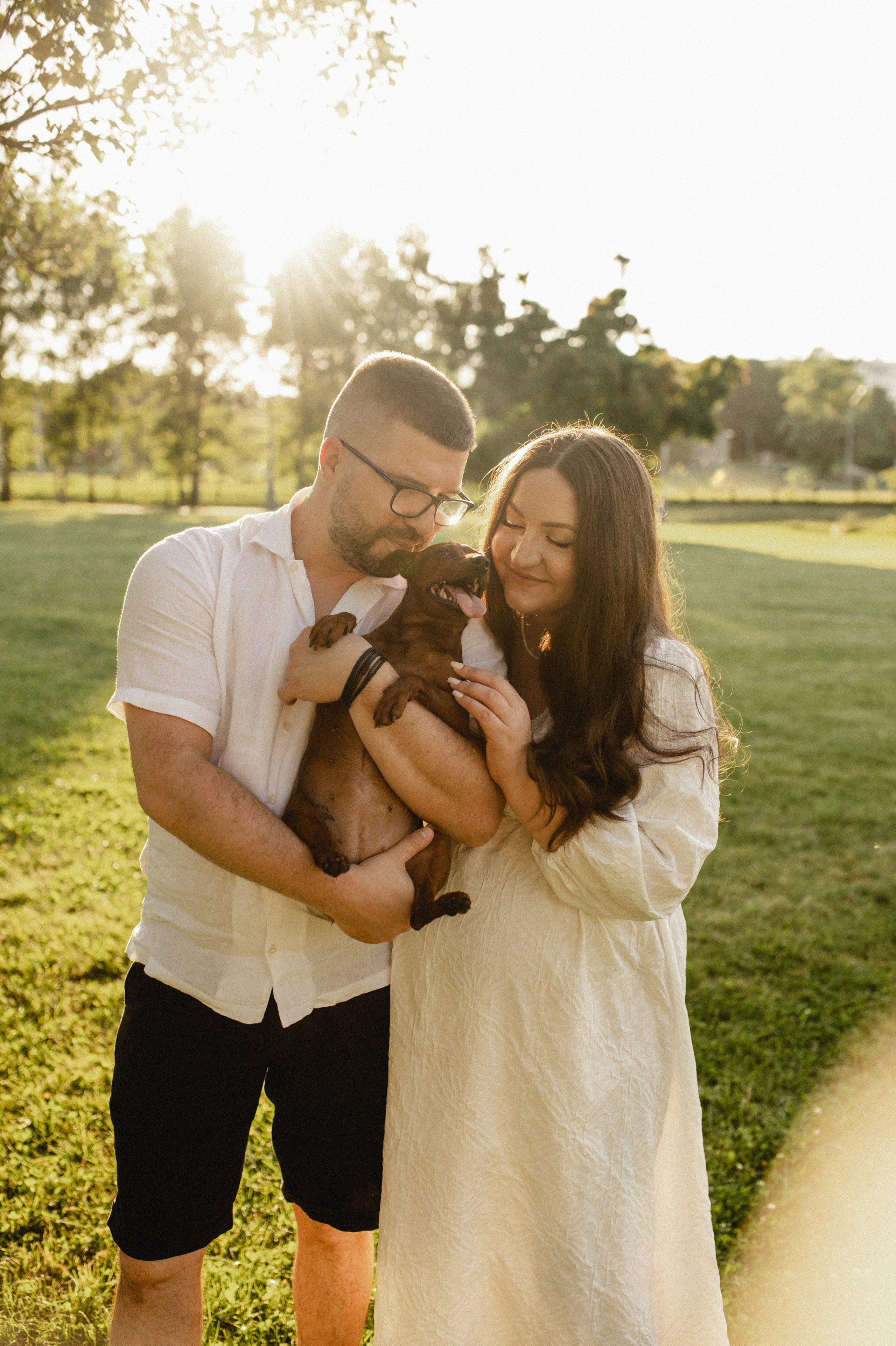 Фотосессия беременности на природе в парке Москвы. Семейная фотосессия Бутово Москва фотограф Алина Морщагина