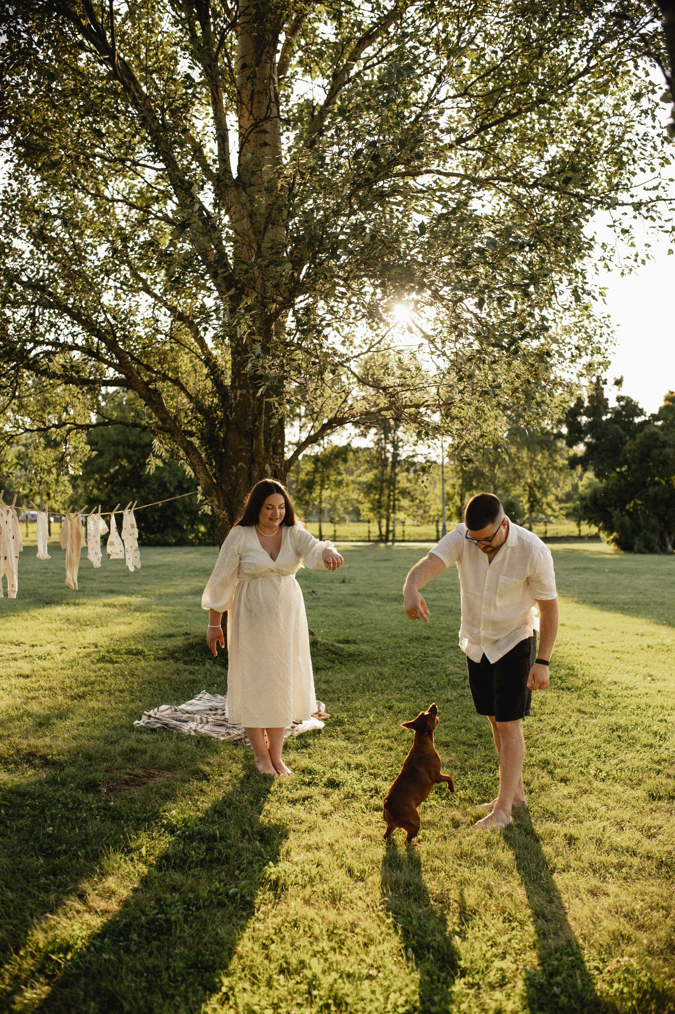Фотосессия беременности на природе в парке Москвы. Семейная фотосессия Бутово Москва фотограф Алина Морщагина