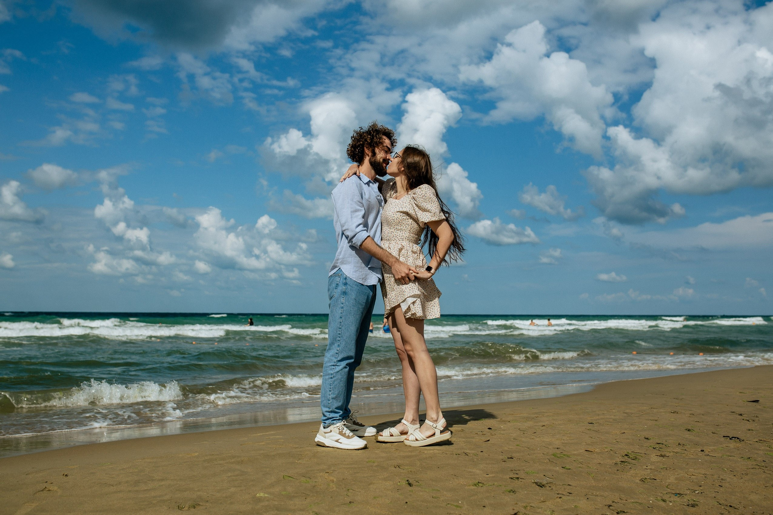 Идея пляжных фото в стиле лавстори