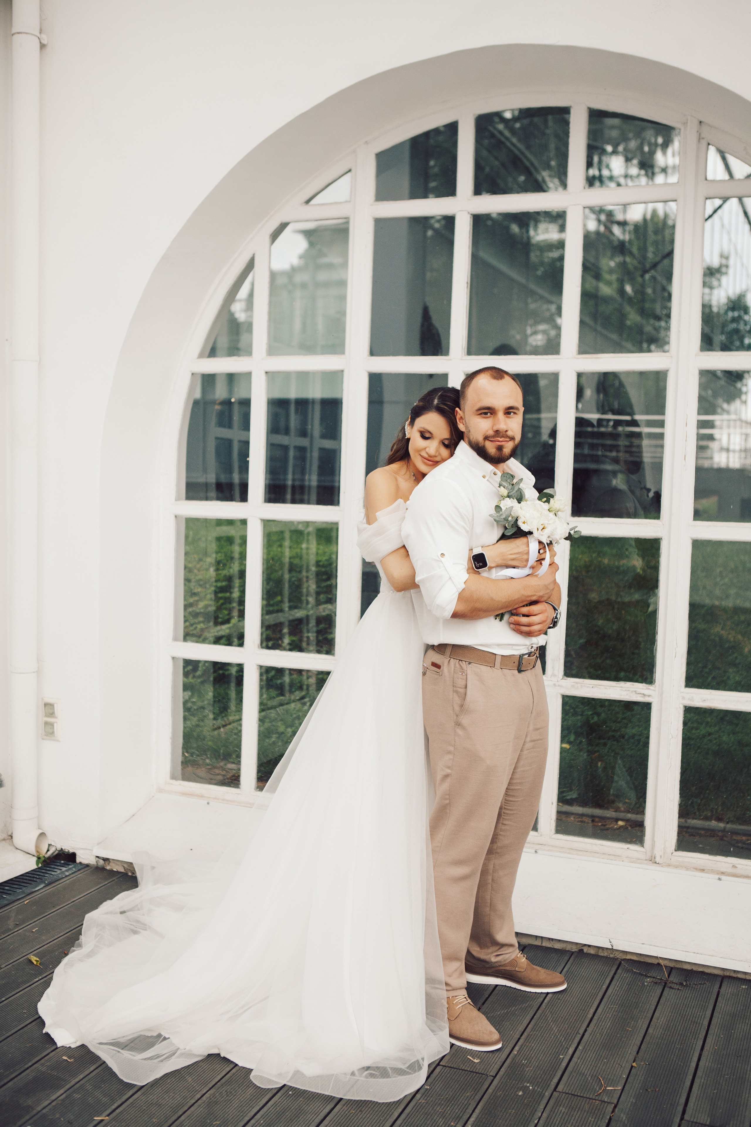 Молодожены в павильоне космонавтики и авиации №34 на вднх и в ресторане московское небо. Фотограф Ольга Ефремова