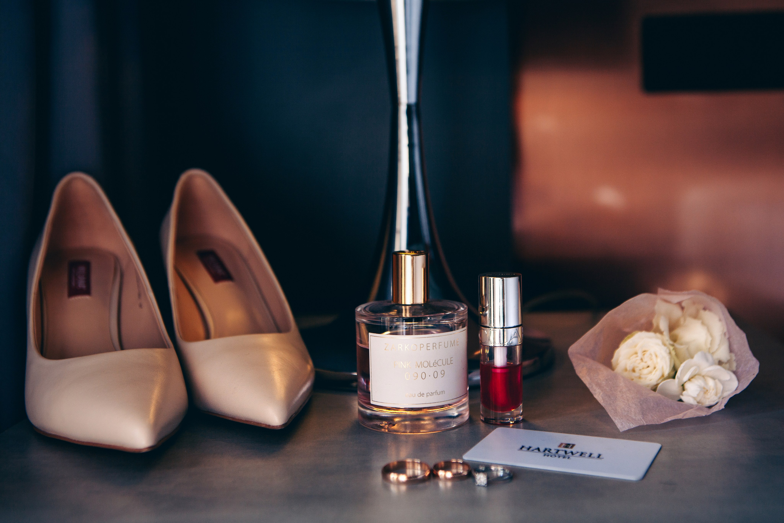 Свадебная фотосессия в отеле hartwell hotel и на патриарших прудах. Фотограф Ольга Ефремова