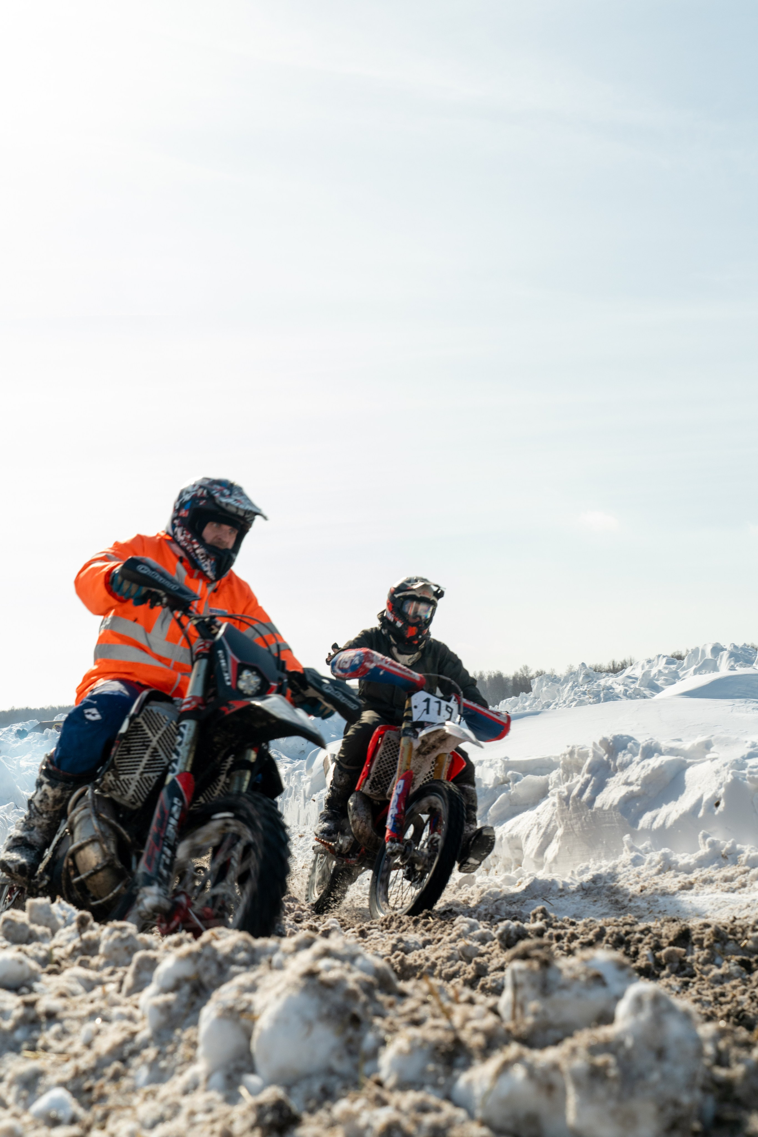 Мотокросс, закрытие зимнего сезона. Фотограф Артем Ларионов