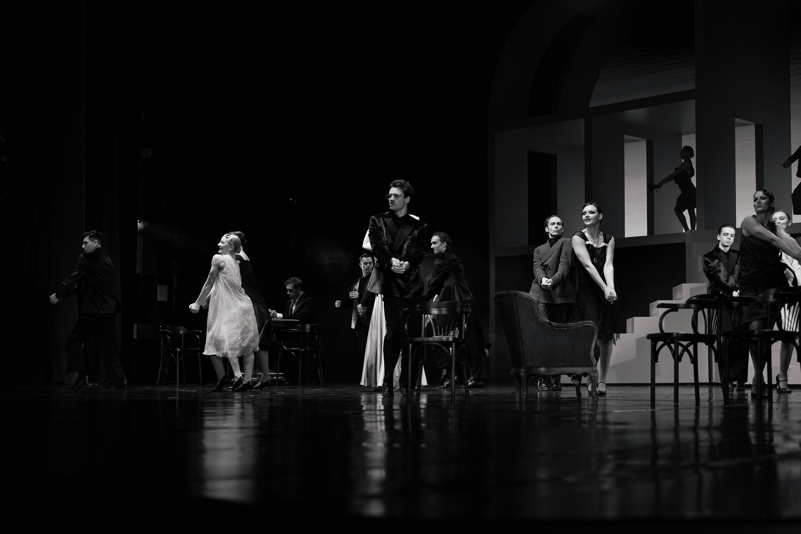 Гранатовый — пластический спектакль. Фотограф с психологическим образованием