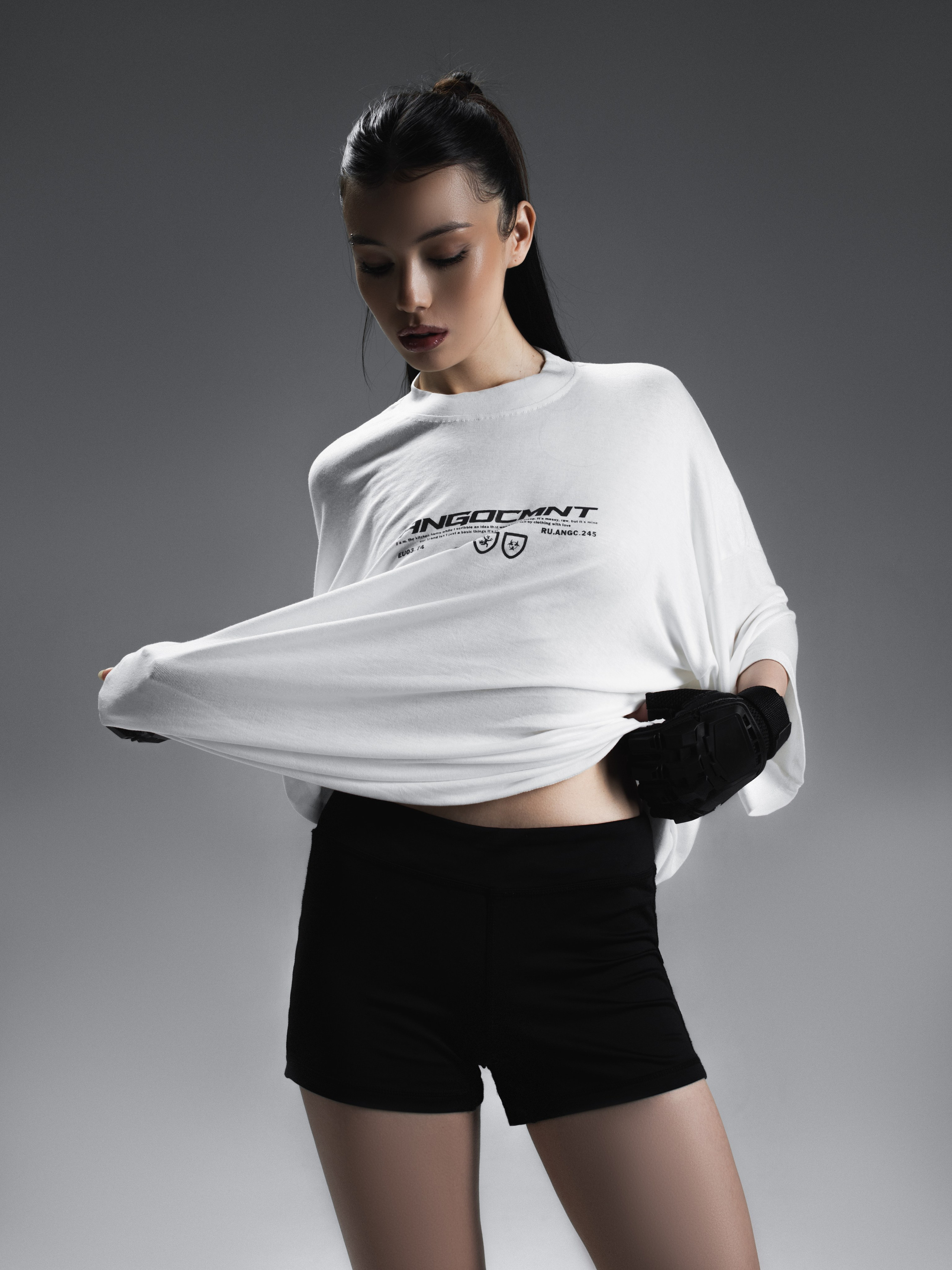 КАТАЛОГ | серый фон. RUNA production — стильные съемки для брендов