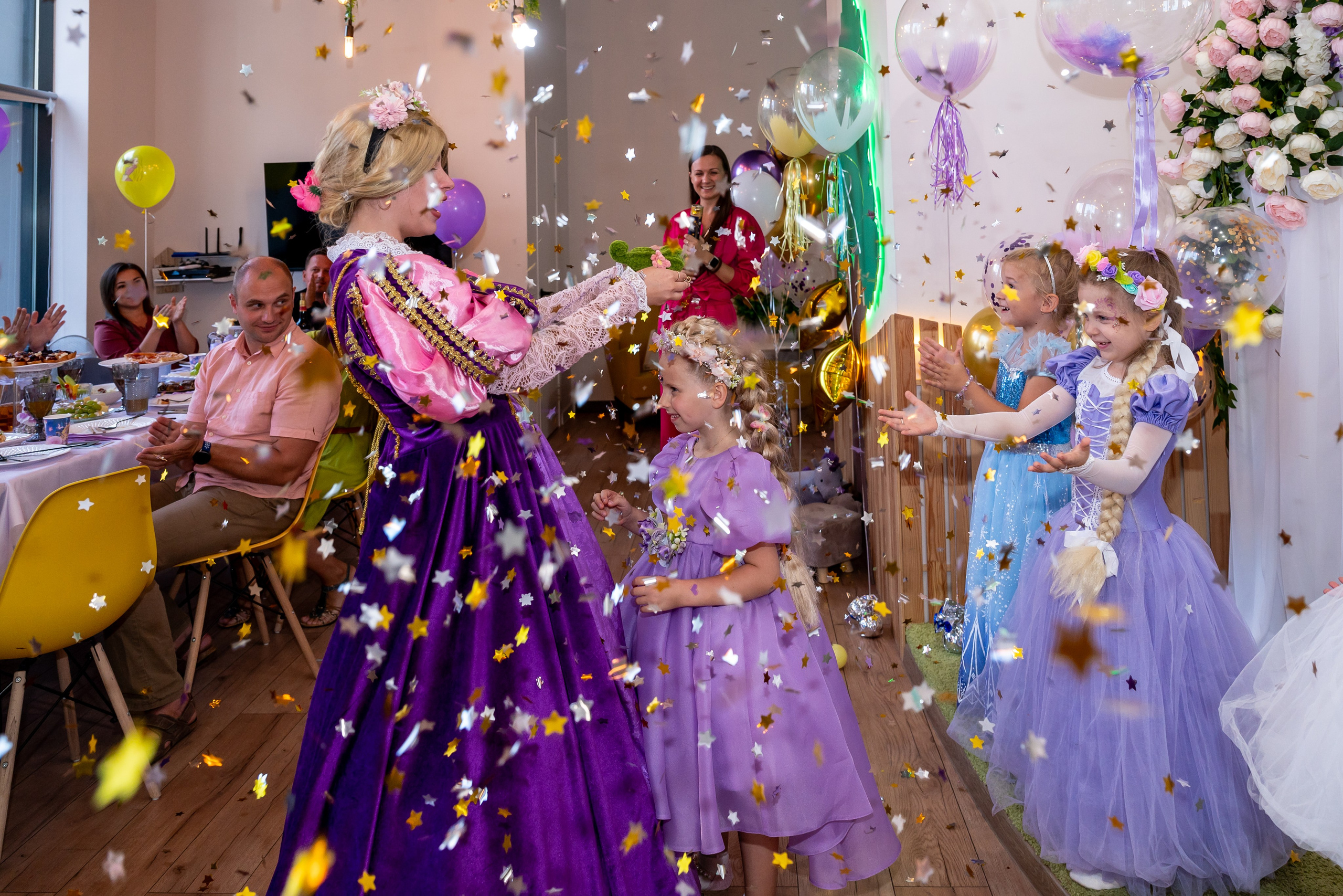 ДР в лофте с фокусником