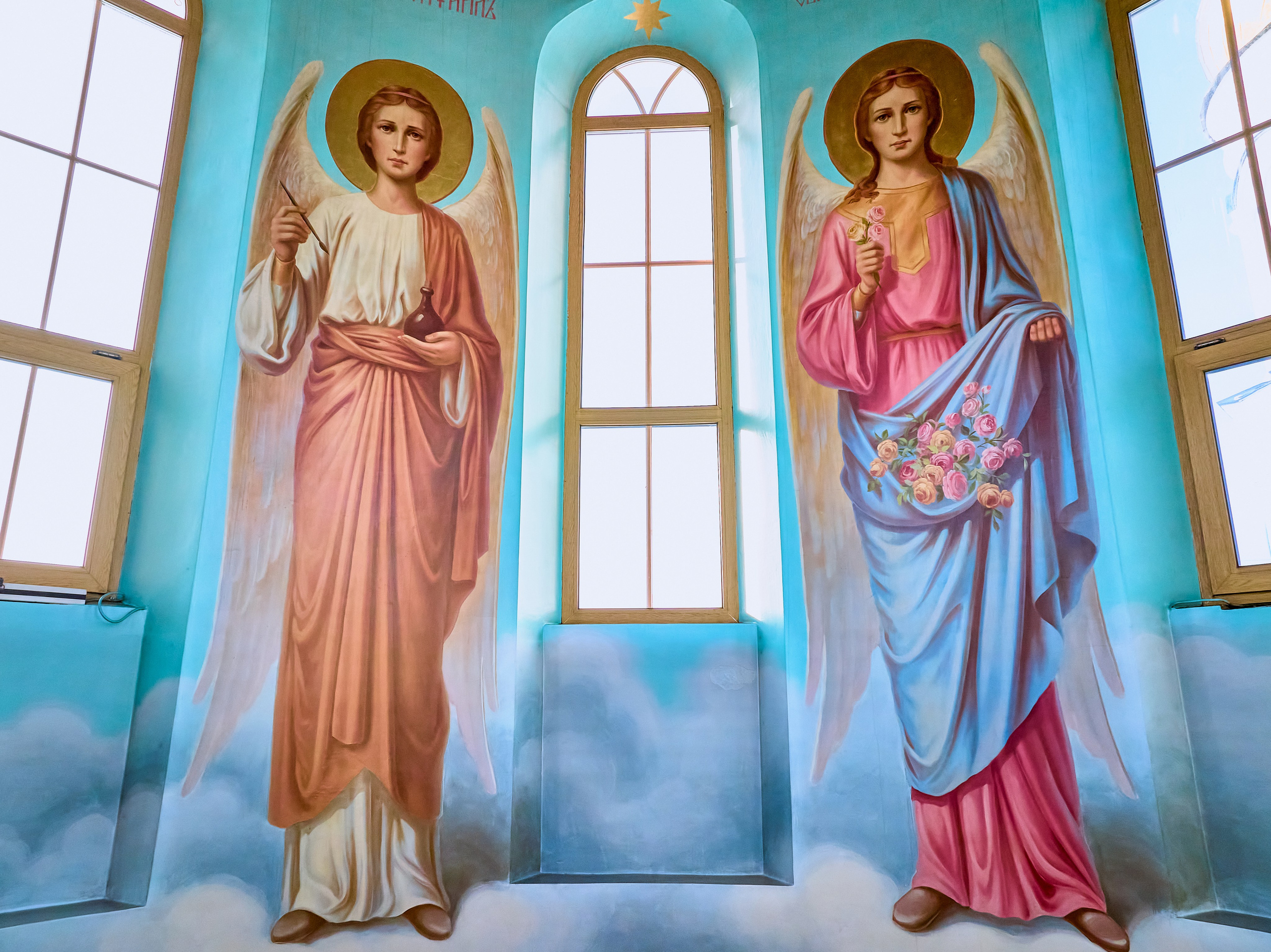 Фрески Архангелов Иегудиила и Варахиила в барабане купола храма Преподобного Серафима Саровского.  Дзержинск.