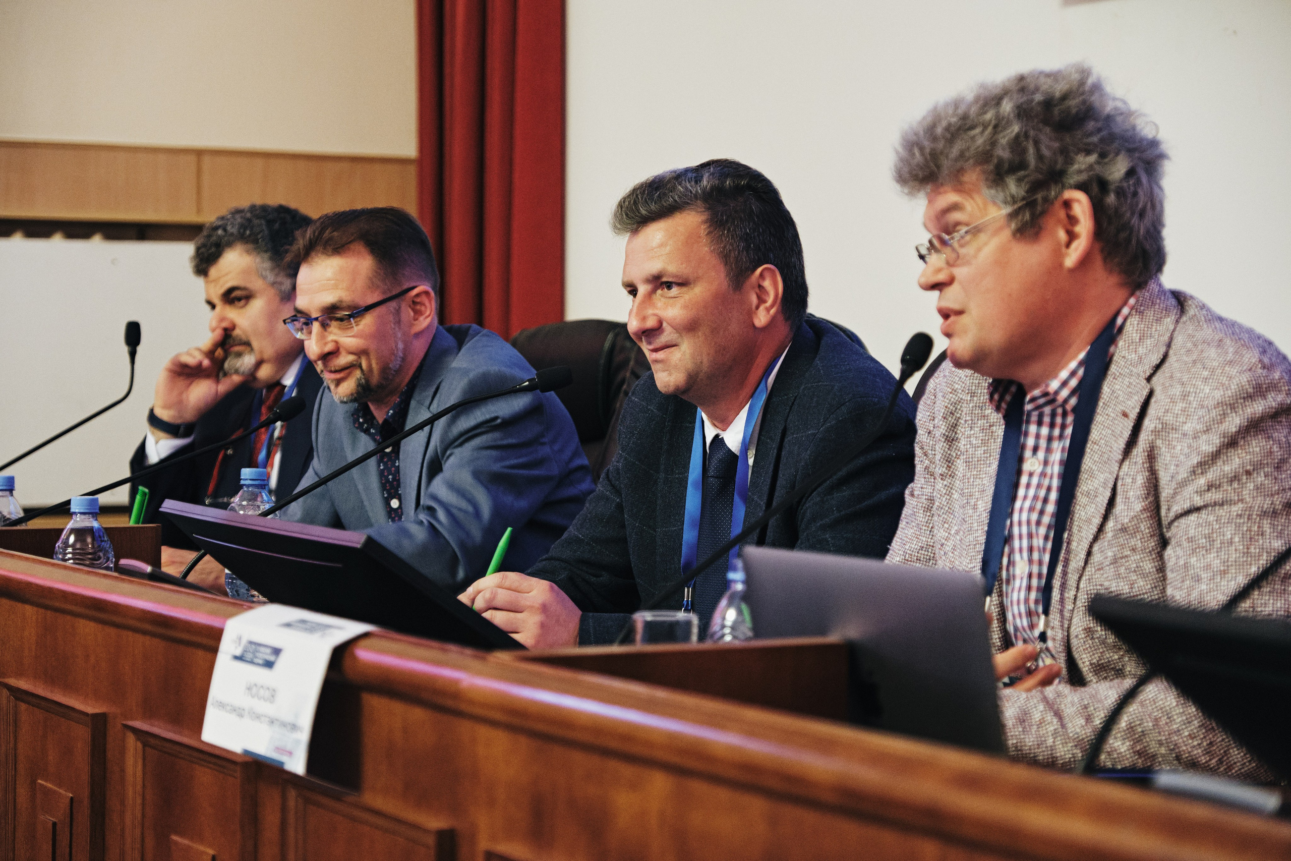 Репортажная фотосъемка Невского урологического форума в Санкт-Петербурге. Семейные и свадебные фотосессии в СПб, в студии, на улице, на природе